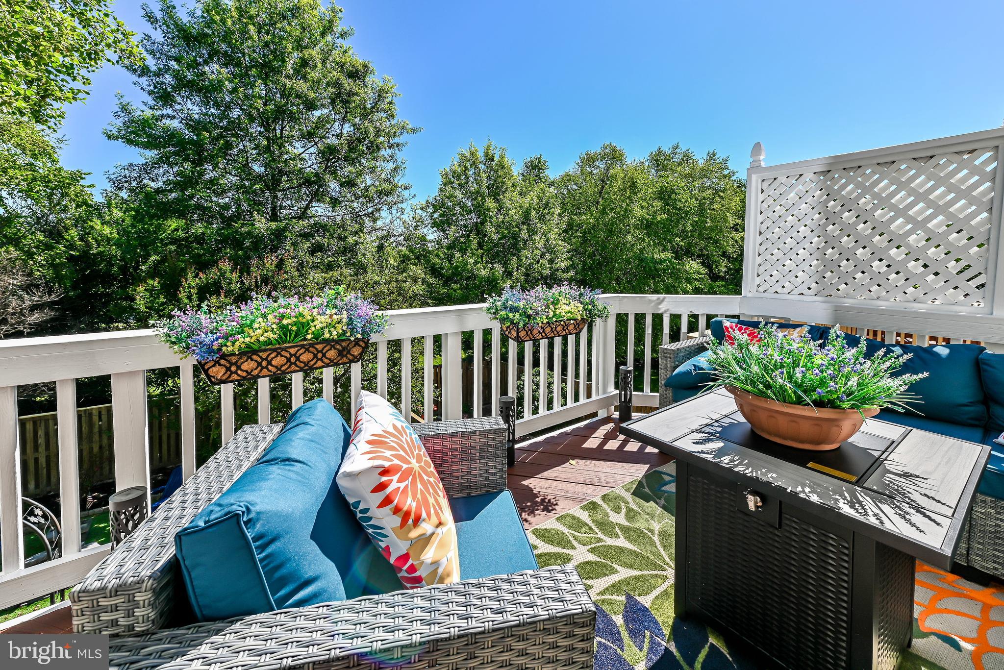 LANSDOWNE ON THE POTOMAC - Residential