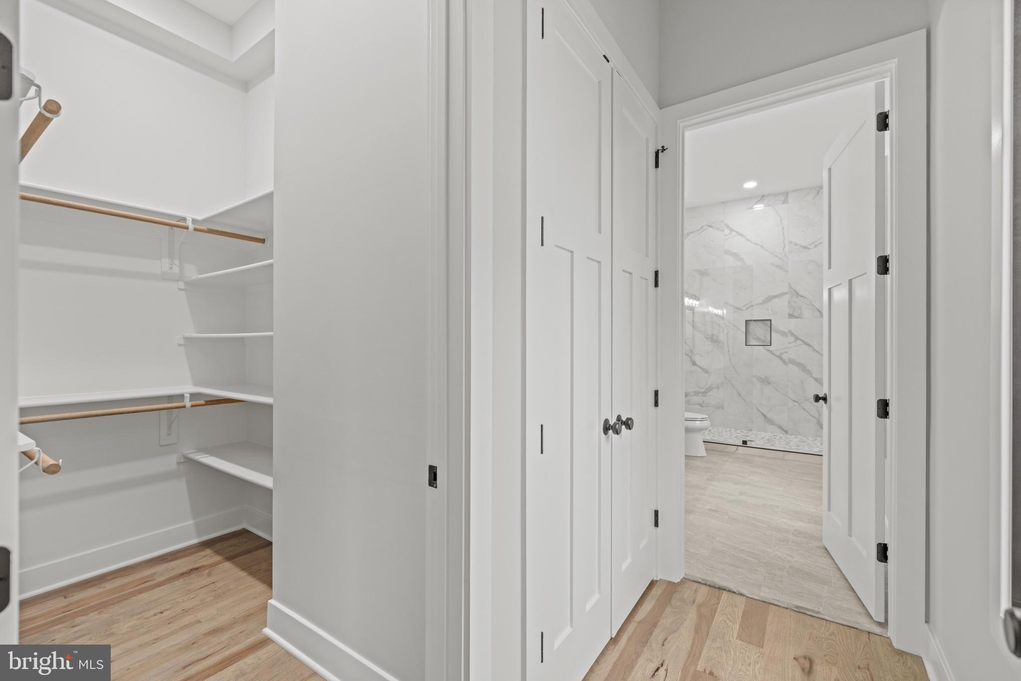 VIENNA WOODS - Residential
