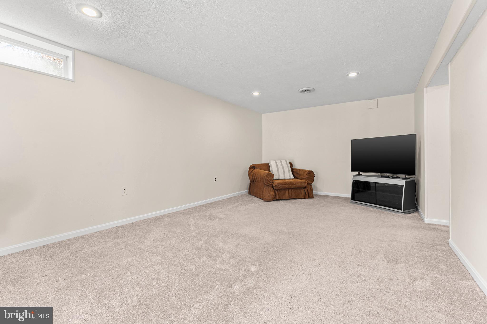 MONTCLAIR - Residential