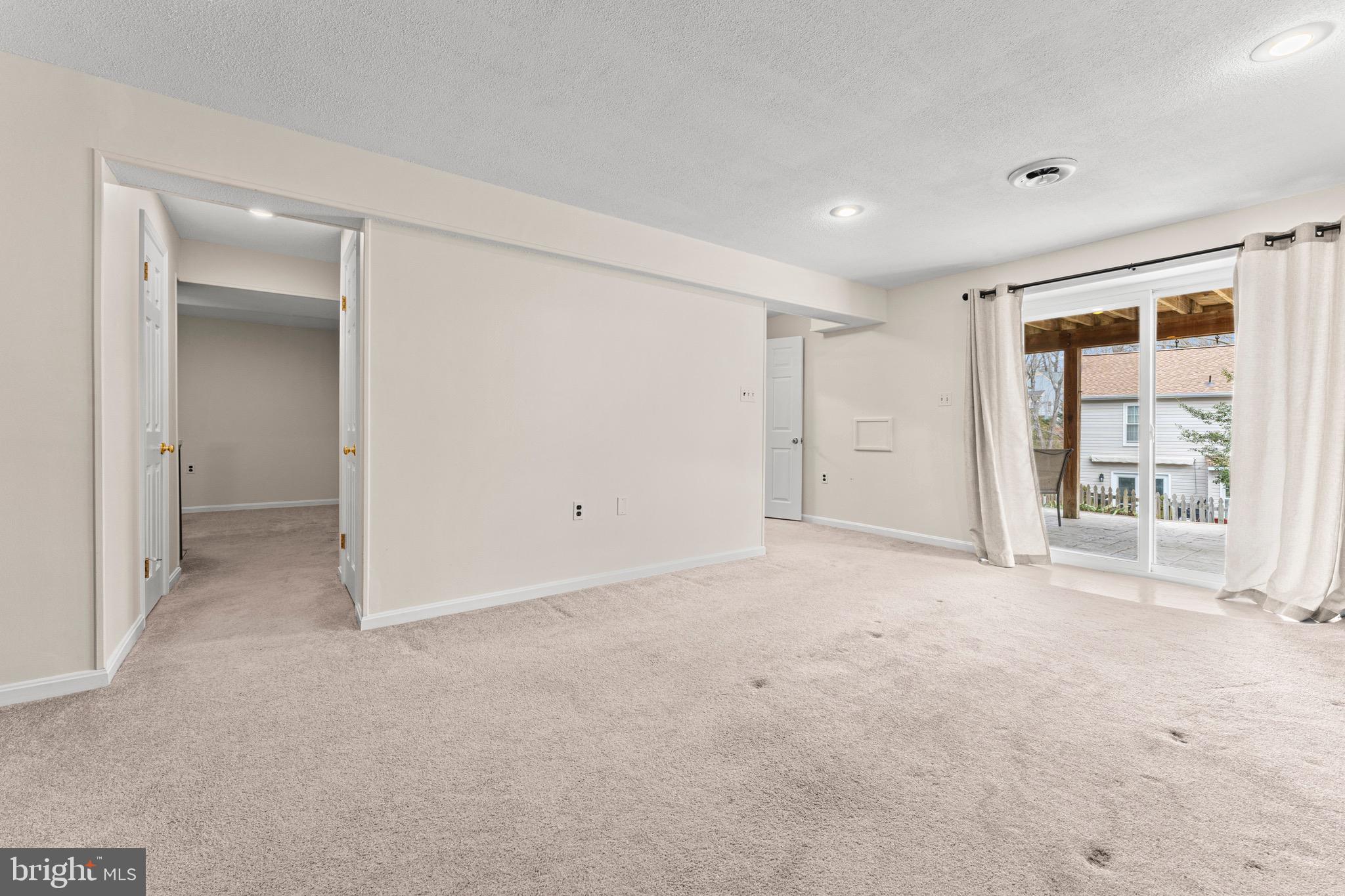 MONTCLAIR - Residential