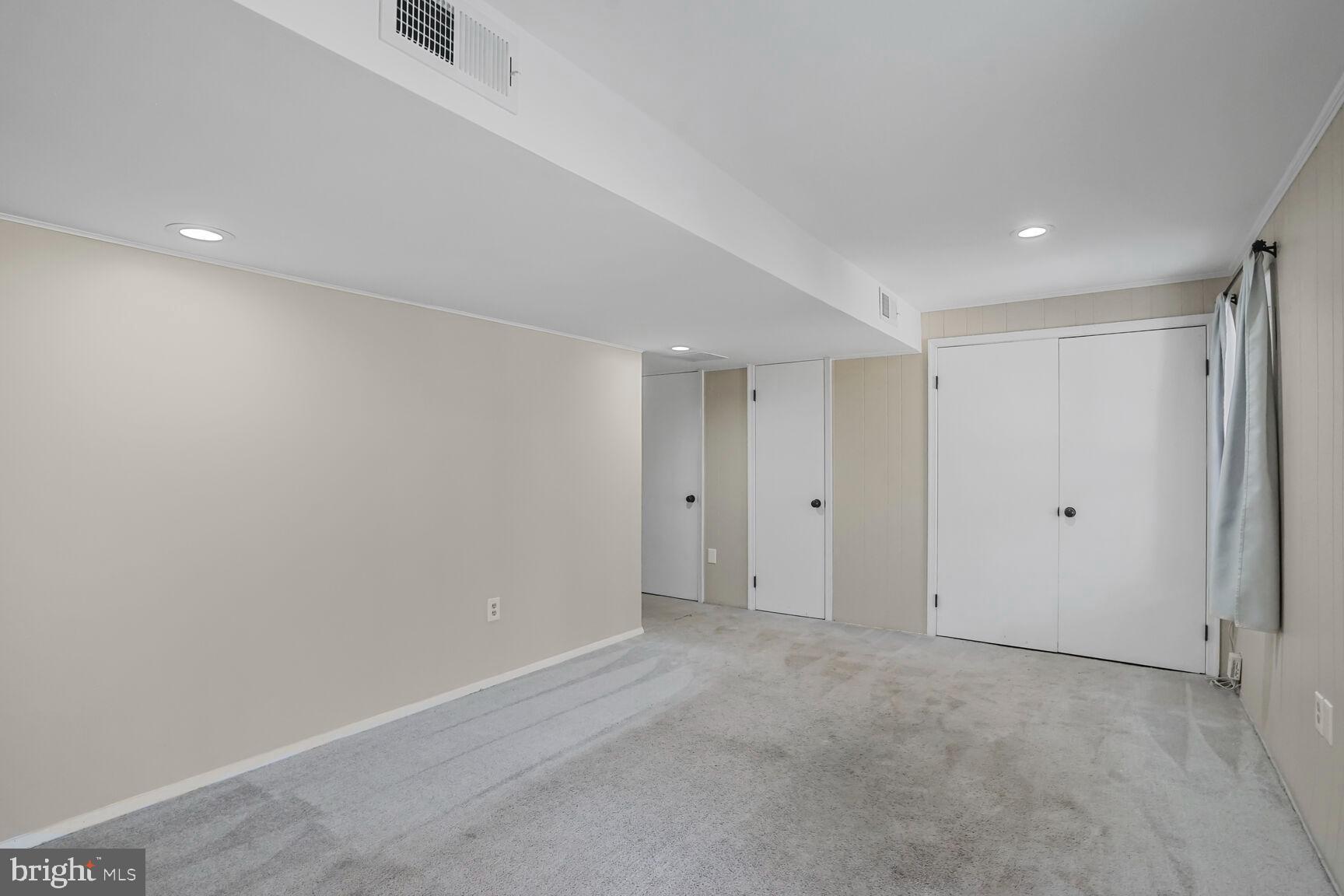 BURKE CENTRE - Residential