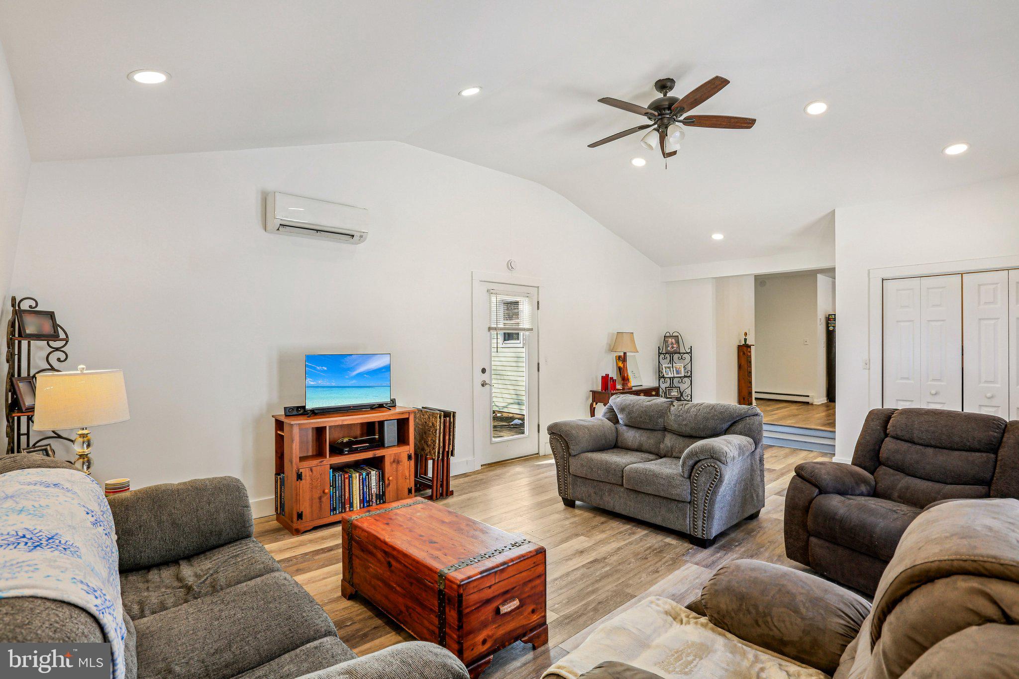 LAKE HERITAGE - Residential