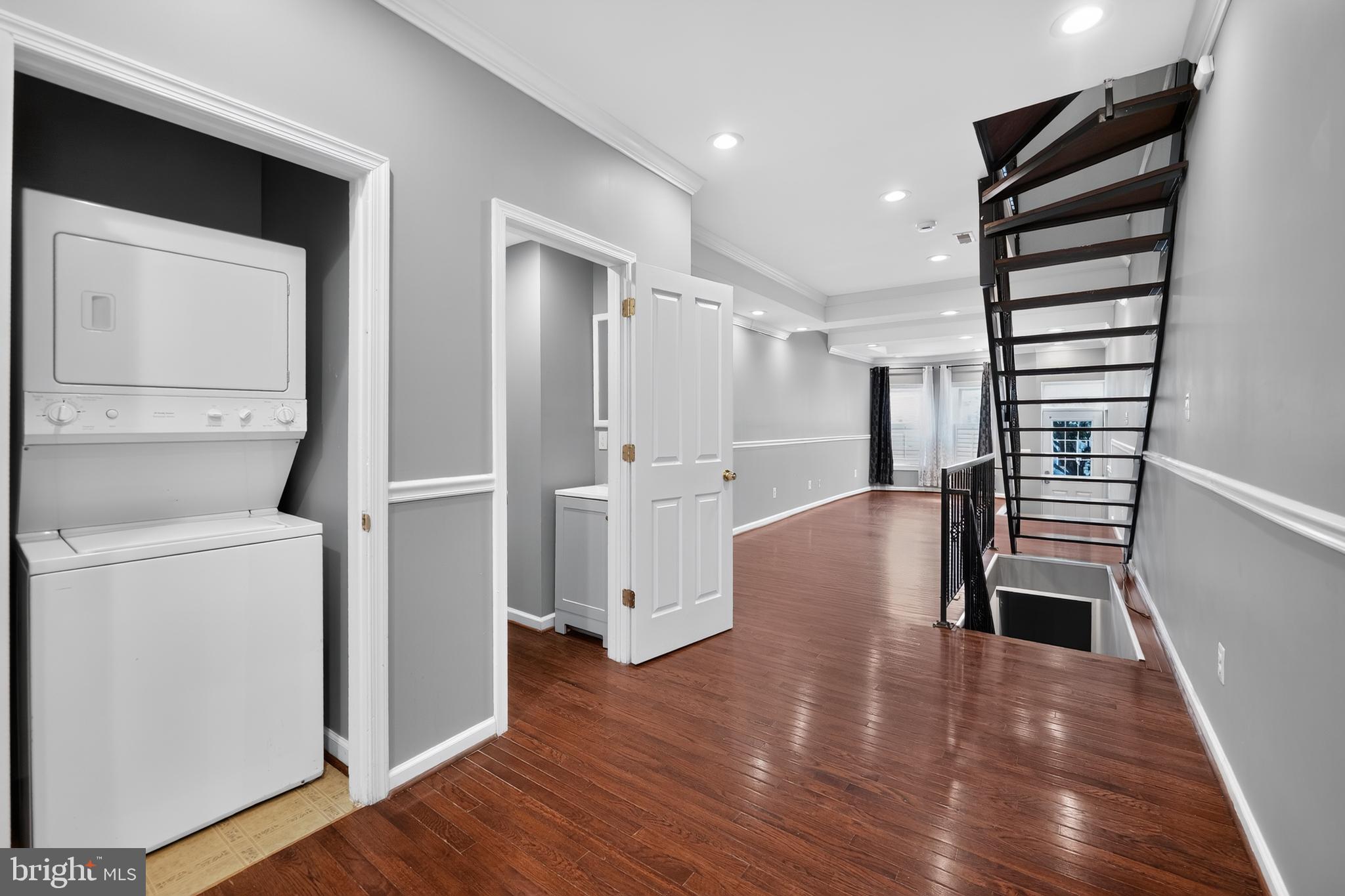 WASHINGTON VILLAGE - Residential