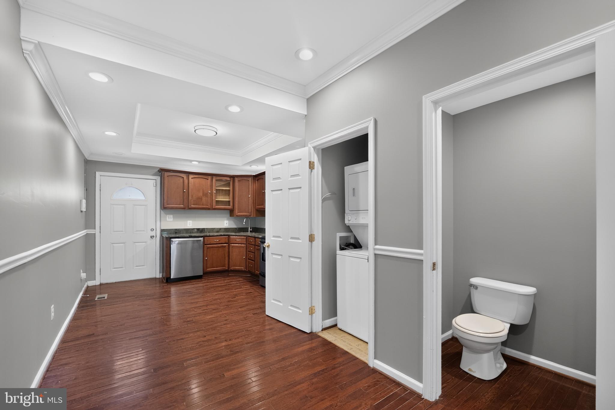 WASHINGTON VILLAGE - Residential
