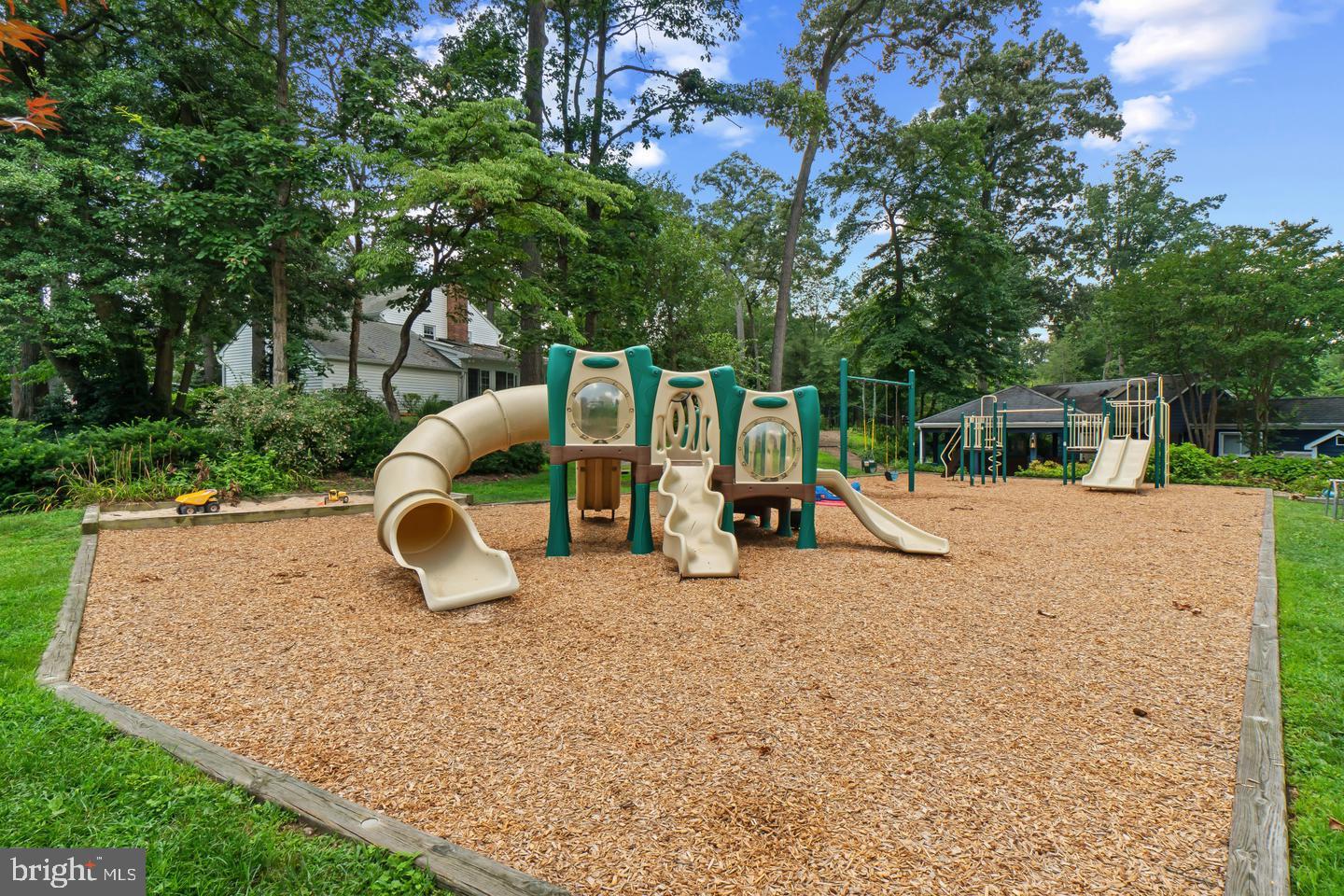FAIR OAKS ON THE MAGOTHY - Residential