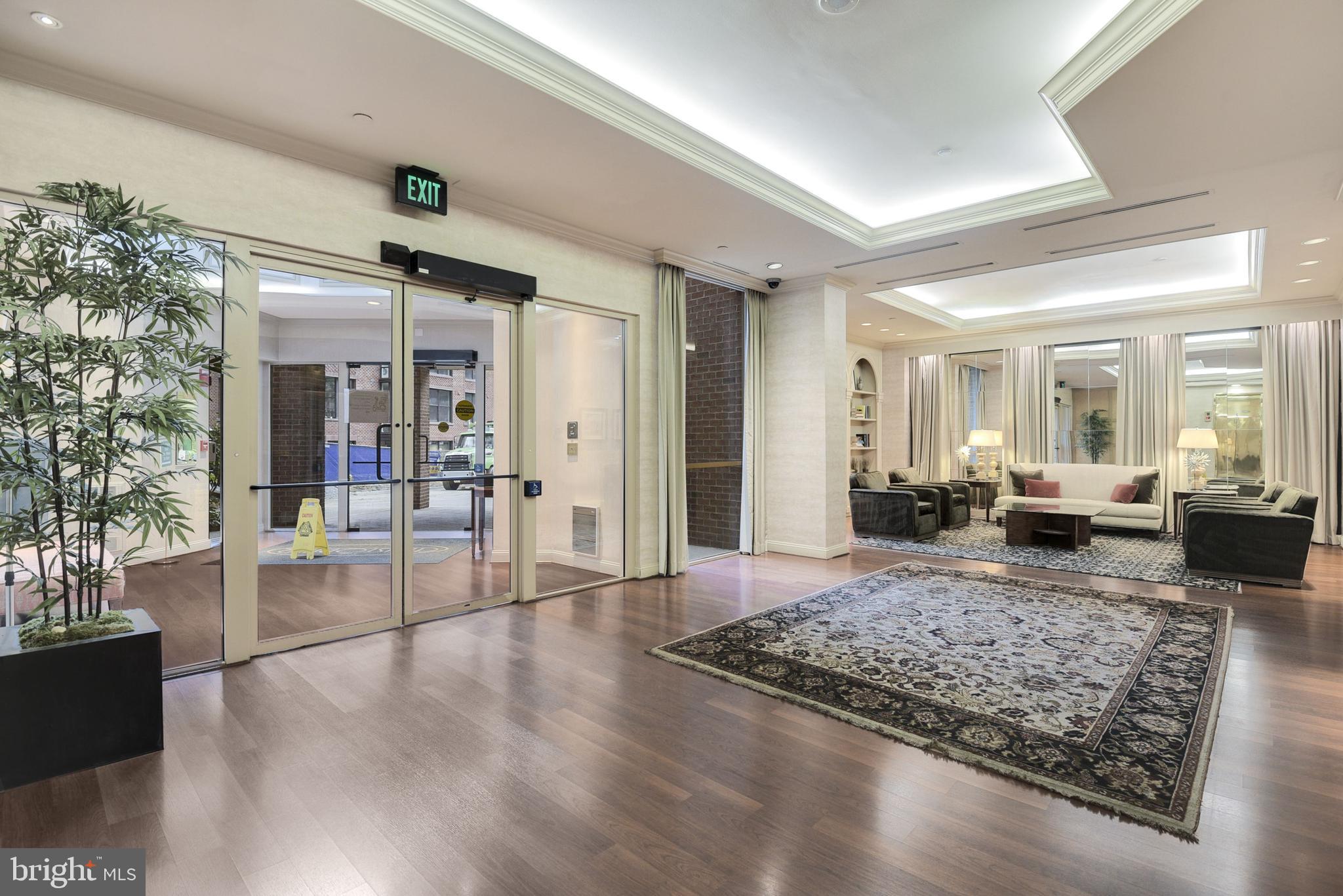 THE CHRISTOPHER - Residential