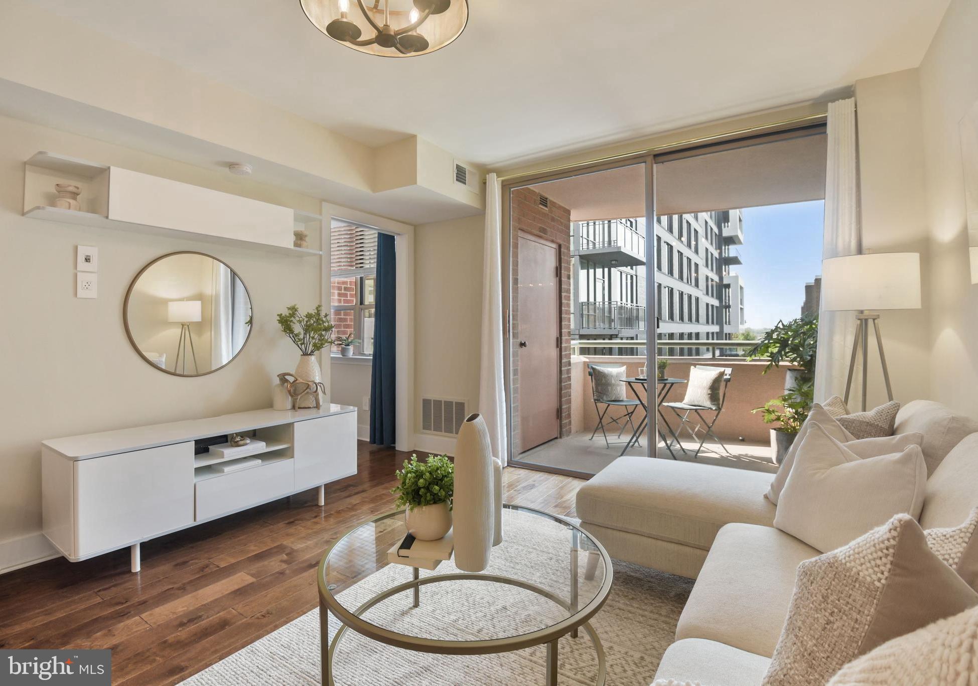 THE CHRISTOPHER - Residential