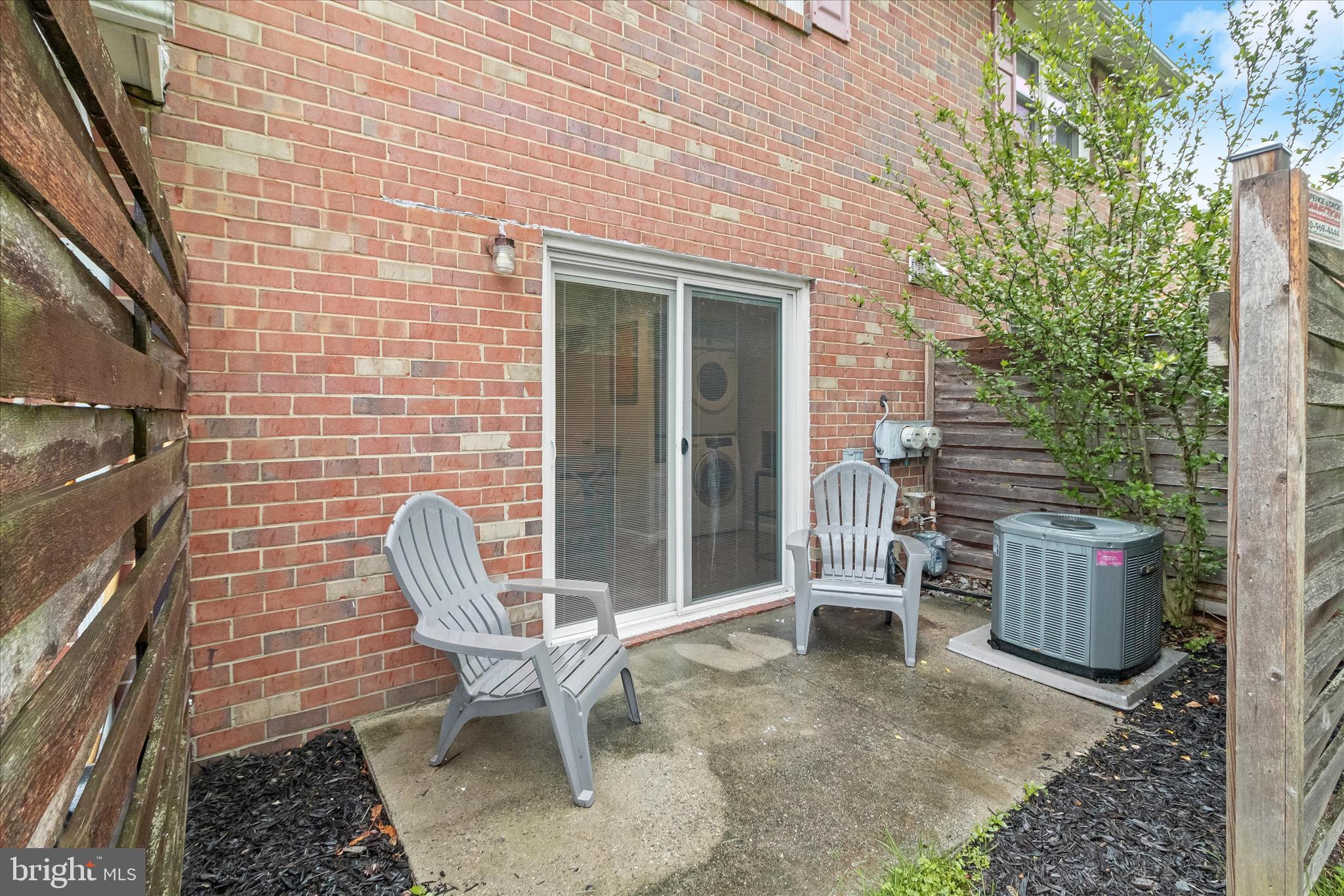 SUSSEX SQUARE CONDO - Residential