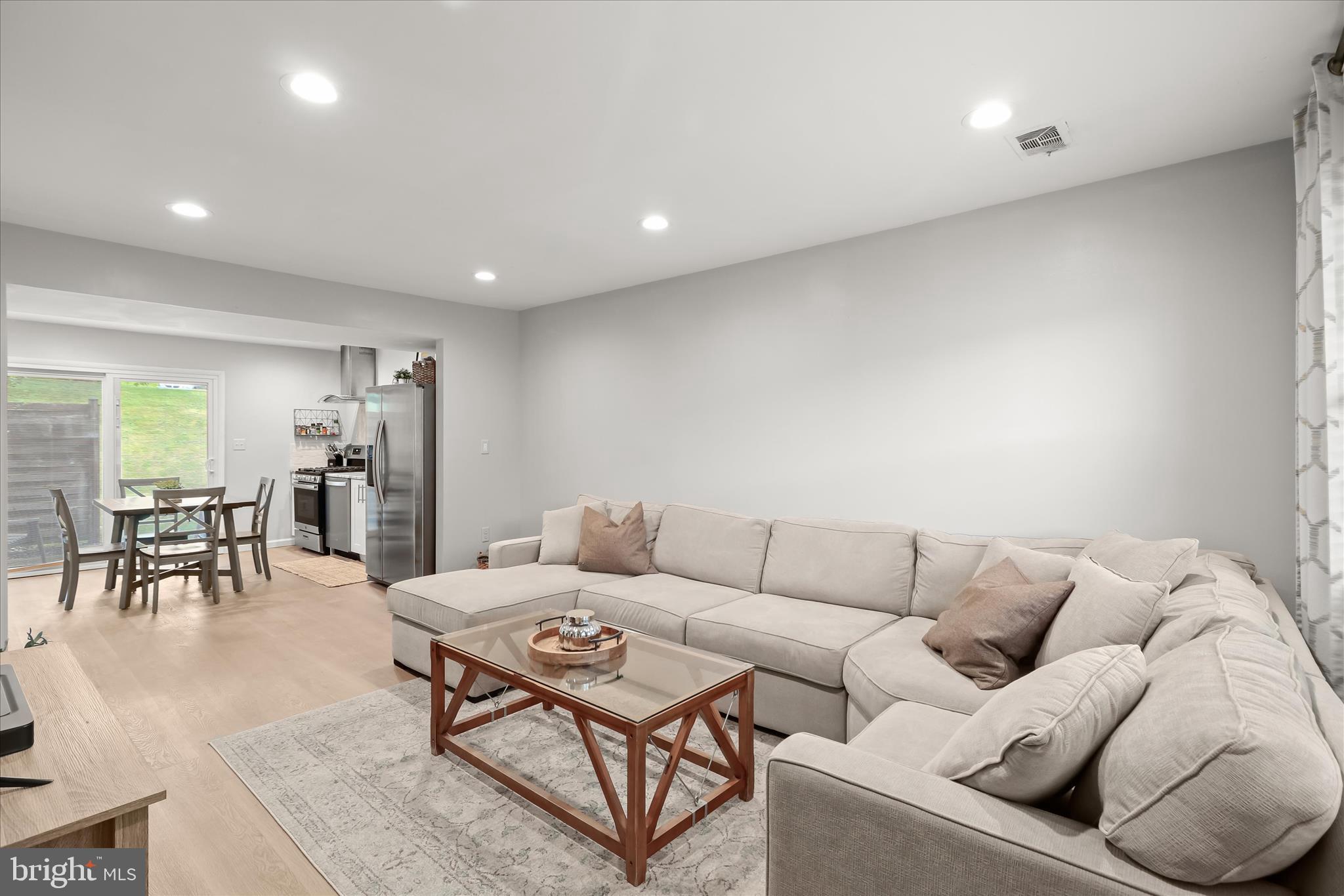 SUSSEX SQUARE CONDO - Residential