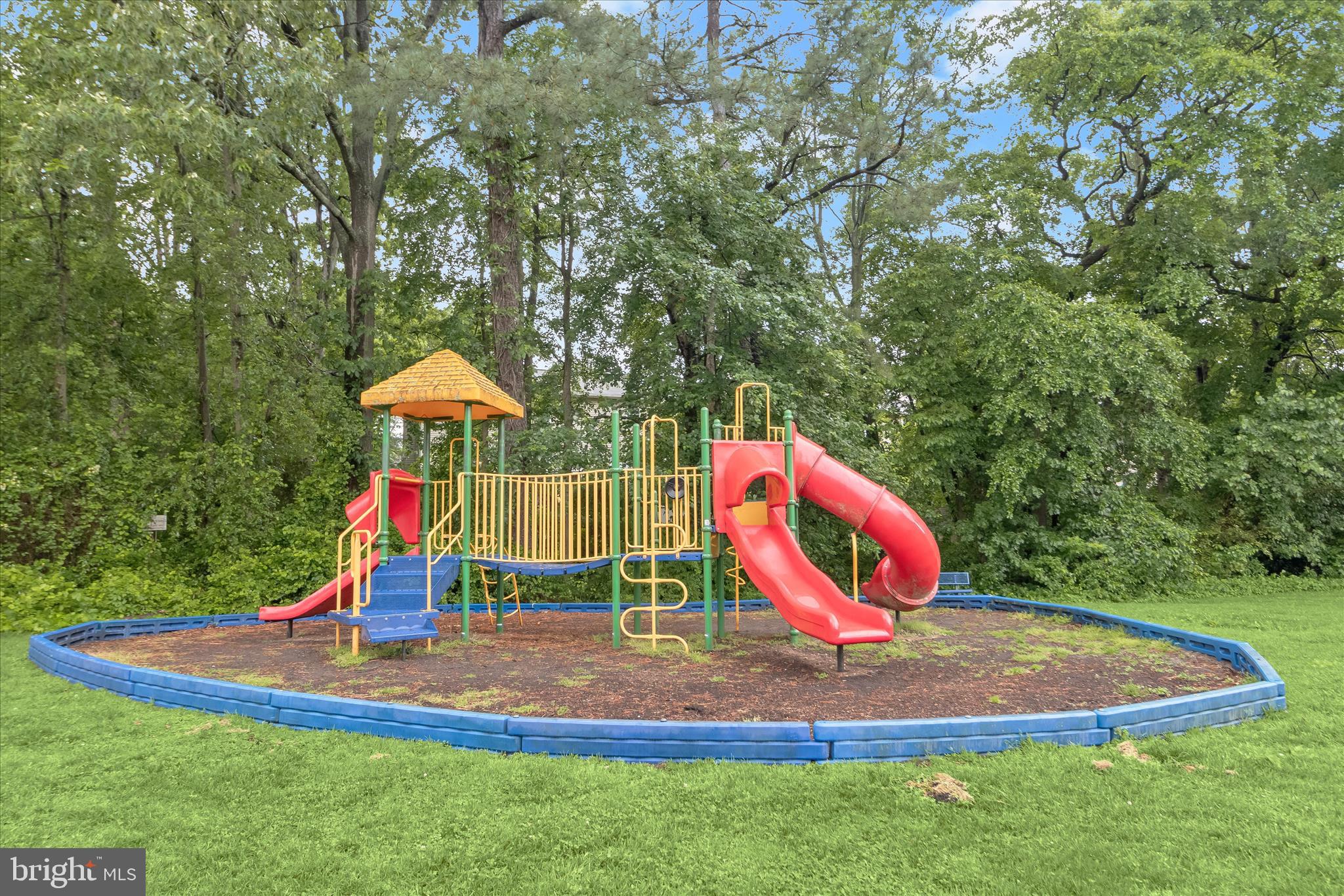 SUSSEX SQUARE CONDO - Residential