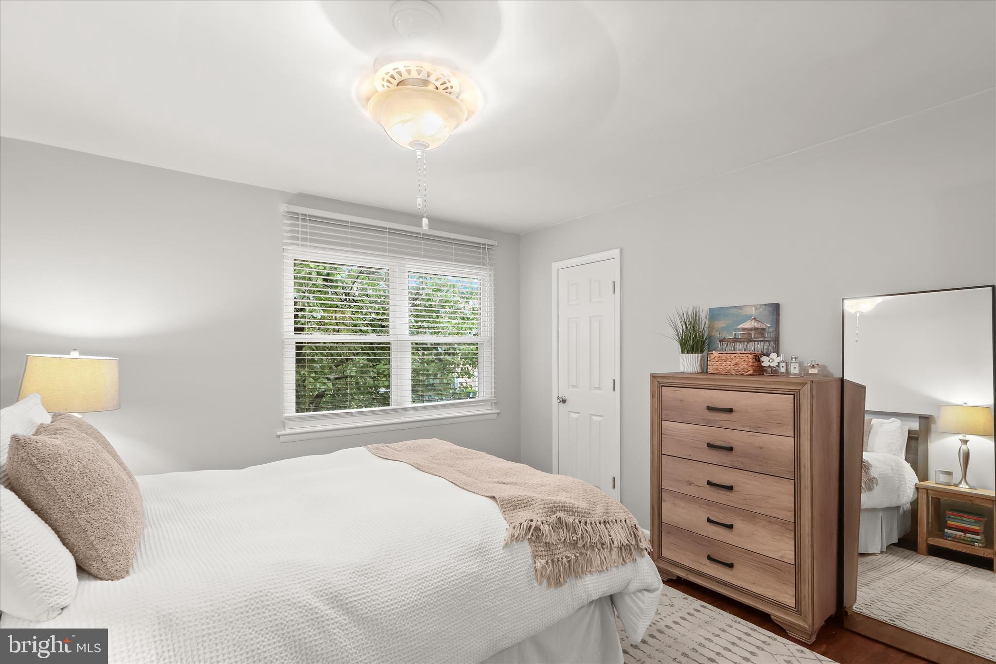 SUSSEX SQUARE CONDO - Residential