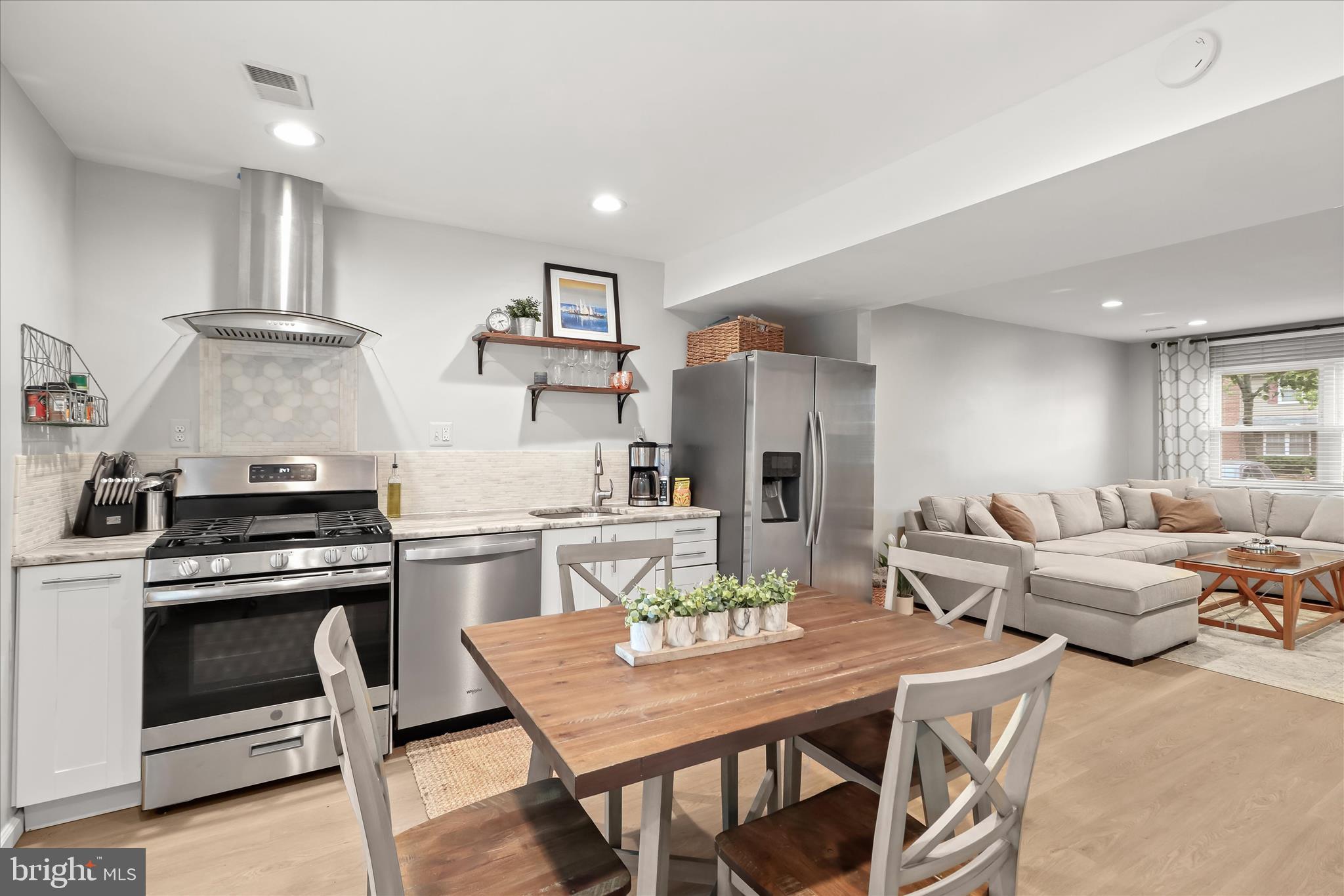 SUSSEX SQUARE CONDO - Residential