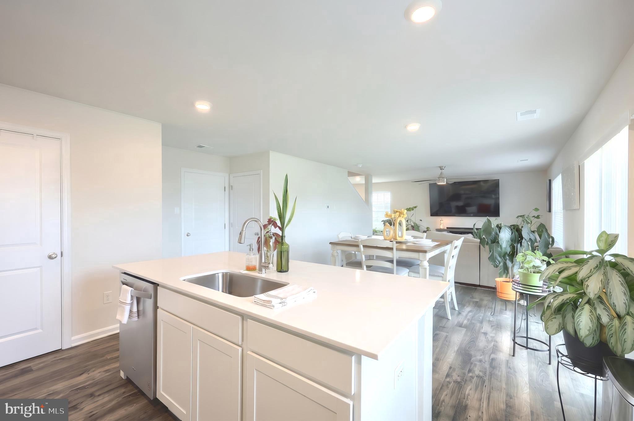 HIGH POINTE AT ROJEN FARMS - Residential
