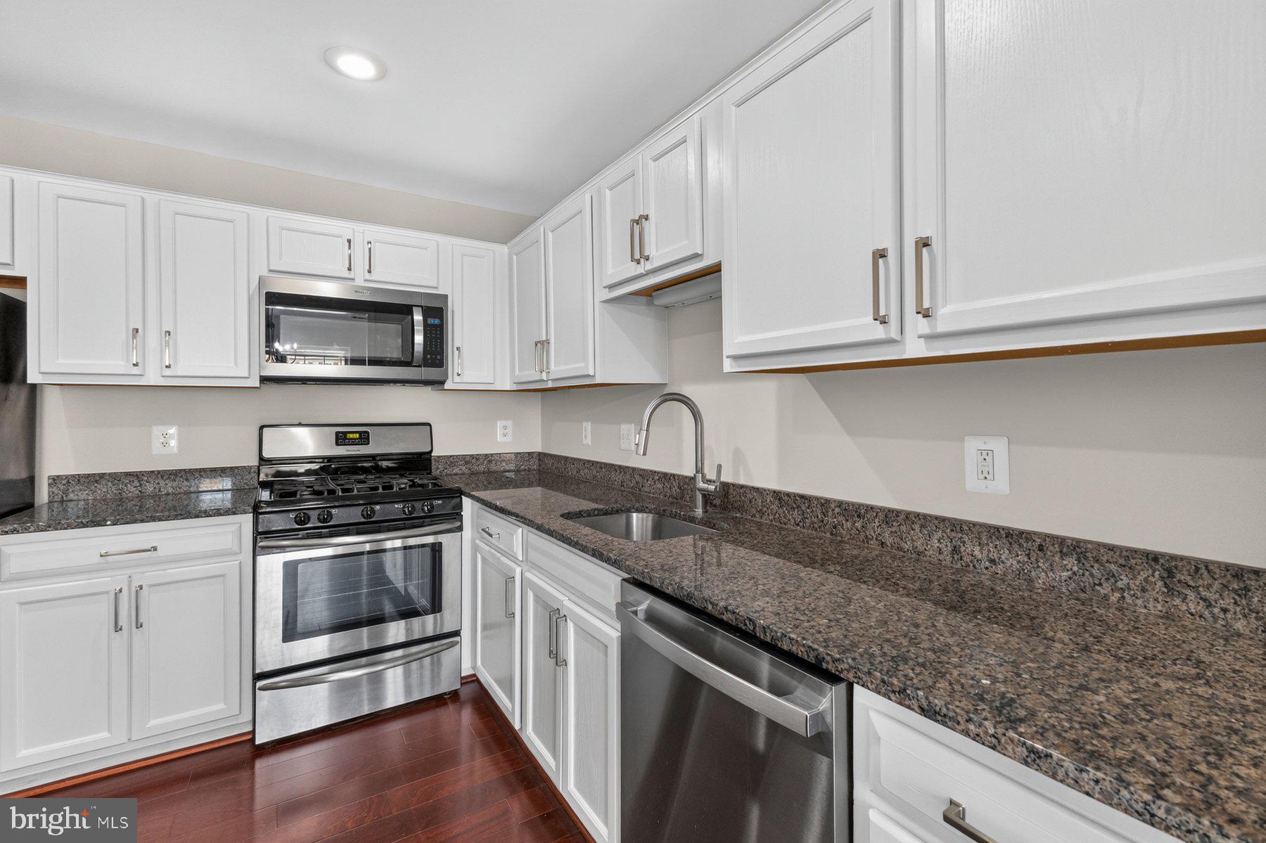 GUNSTON CORNER - Residential