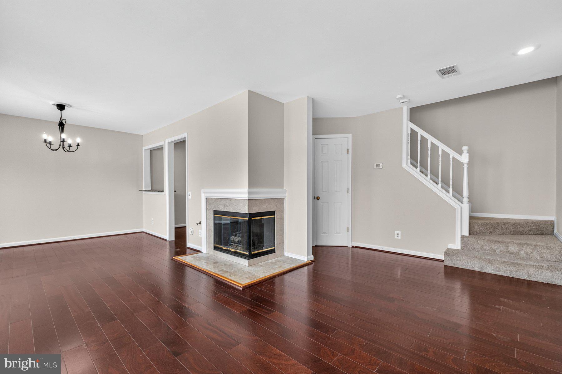 GUNSTON CORNER - Residential