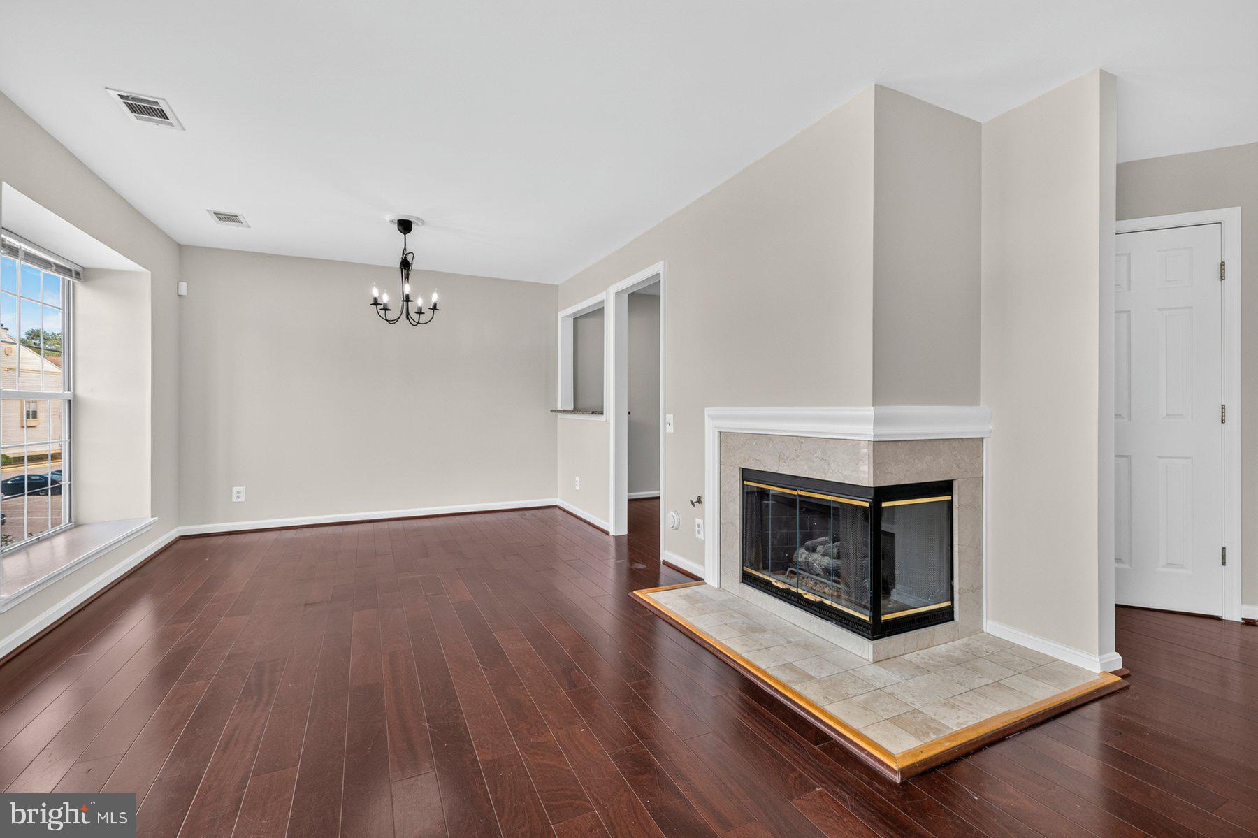 GUNSTON CORNER - Residential
