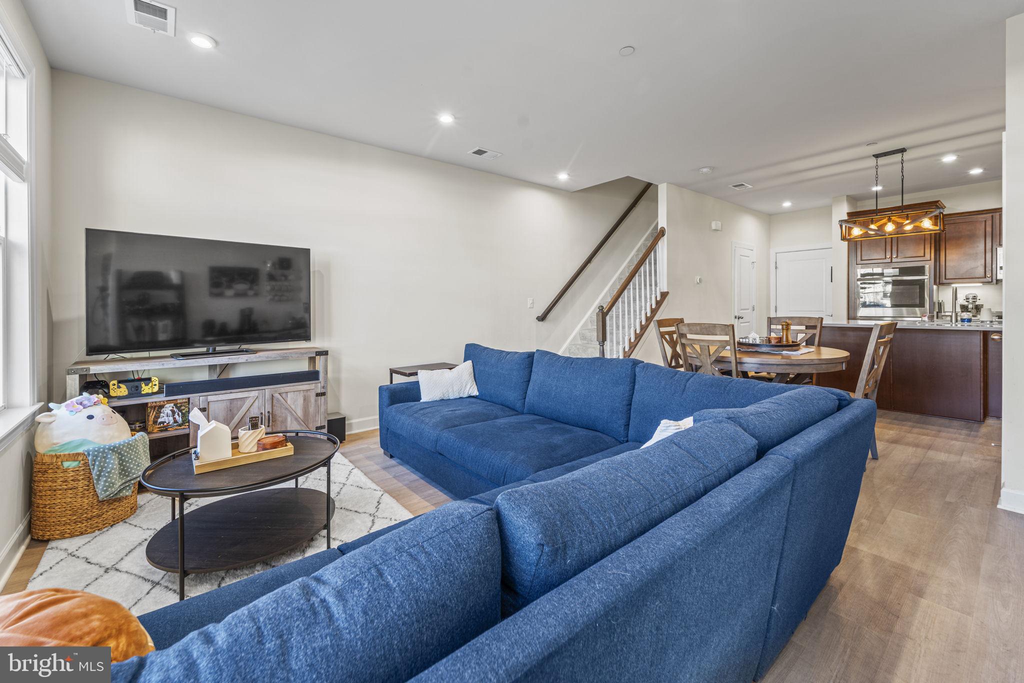 THE TOWNS AT PENDER OAKS - Residential Lease