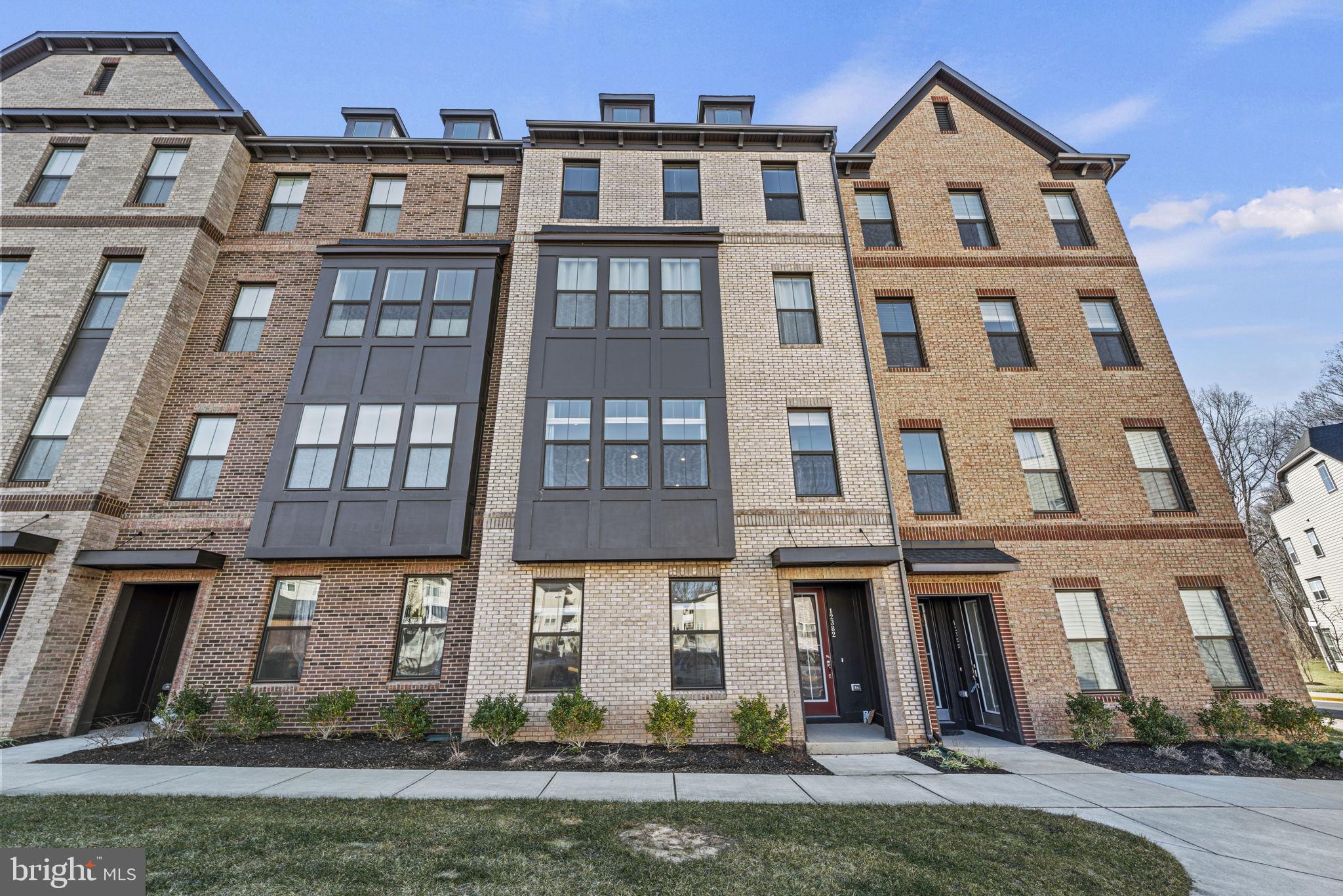 THE TOWNS AT PENDER OAKS - Residential Lease
