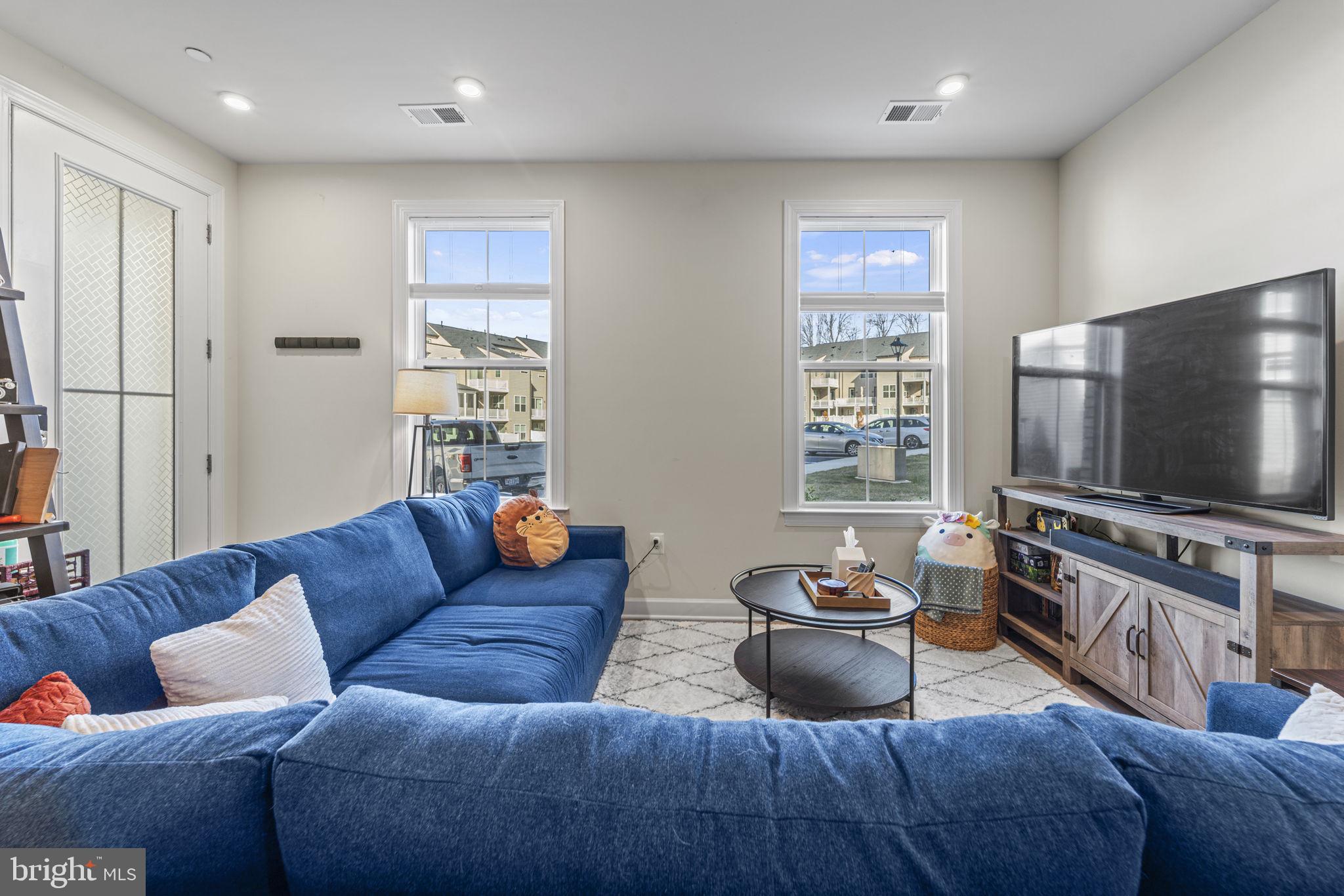 THE TOWNS AT PENDER OAKS - Residential Lease