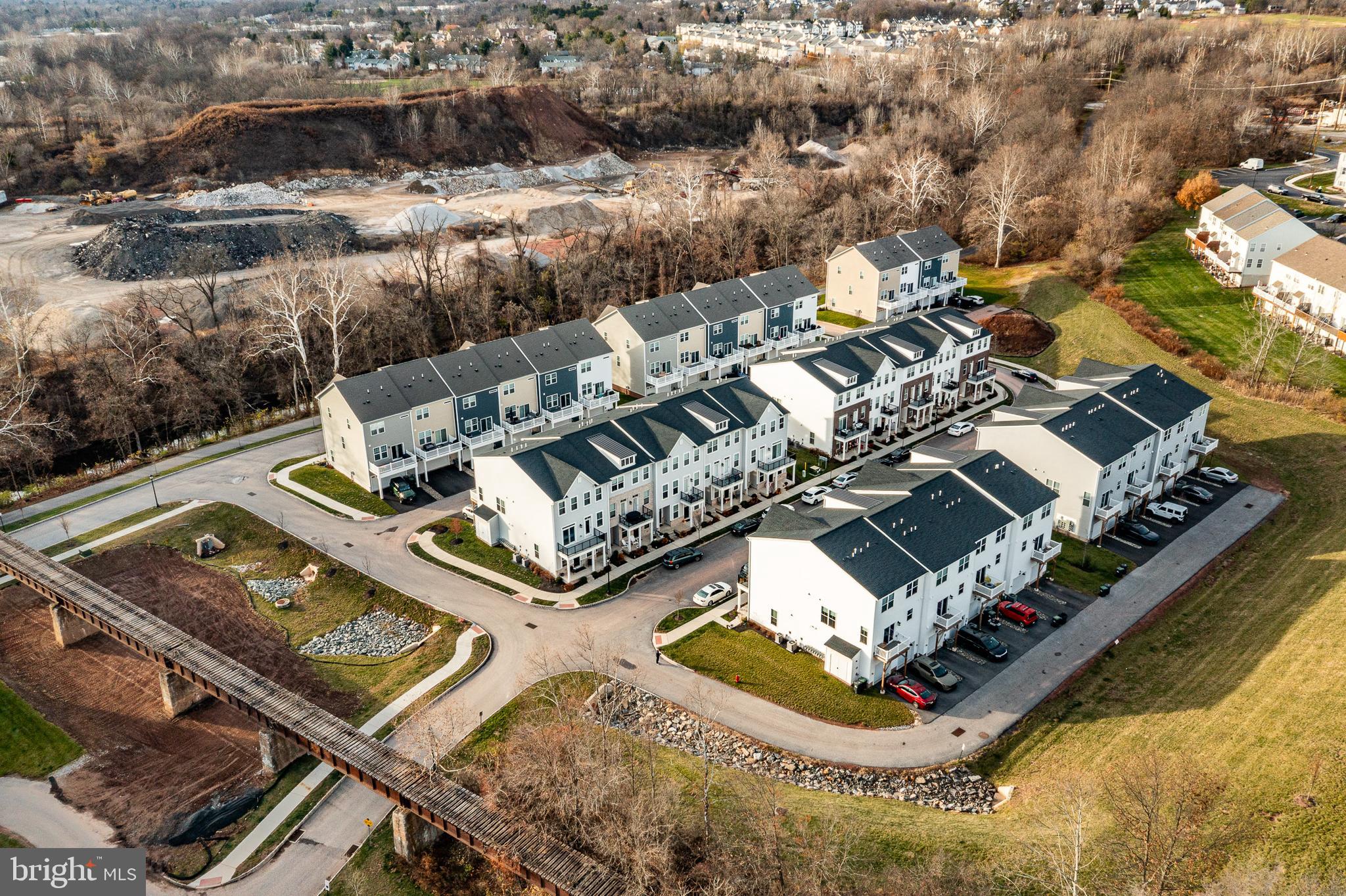 STEELPOINTE - Residential