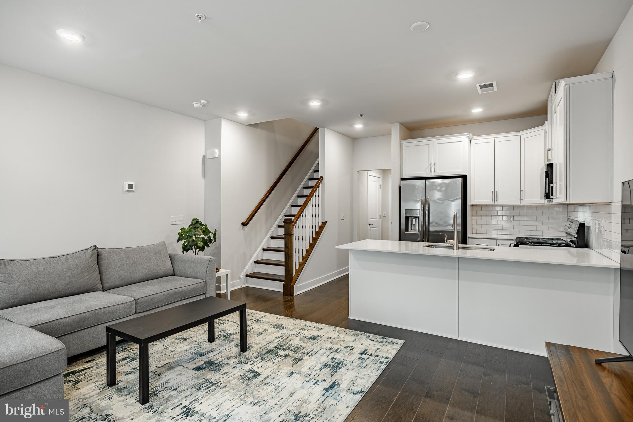 STEELPOINTE - Residential