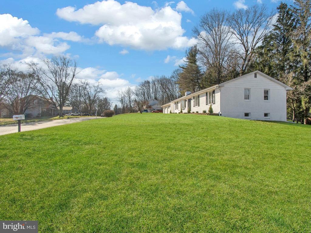 STRAWBRIDGE ESTATES - Residential