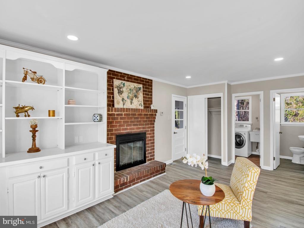 STRAWBRIDGE ESTATES - Residential