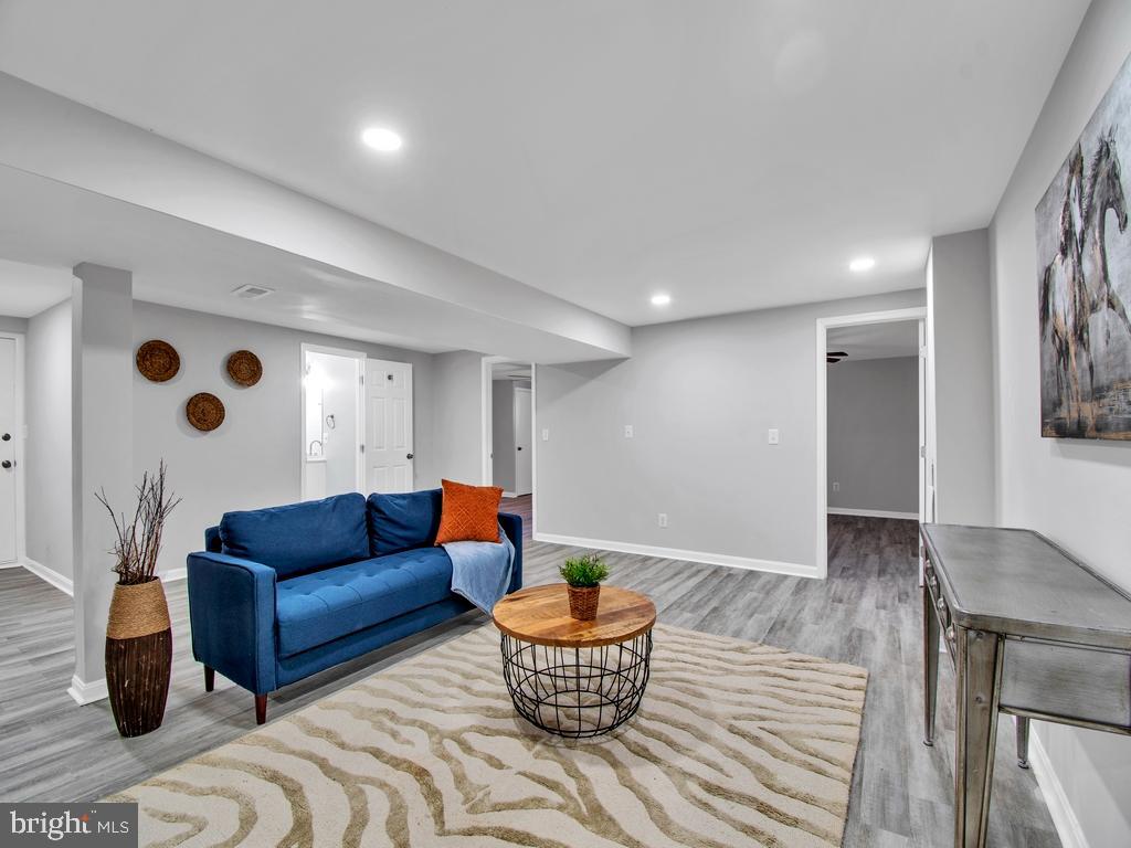 STRAWBRIDGE ESTATES - Residential