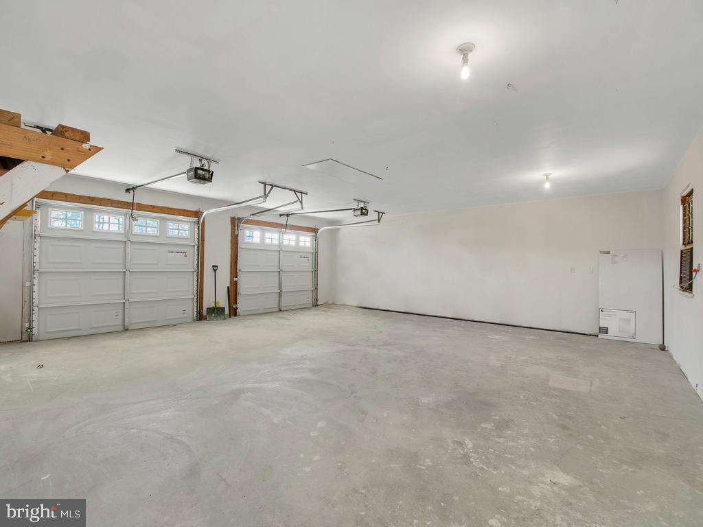 STRAWBRIDGE ESTATES - Residential
