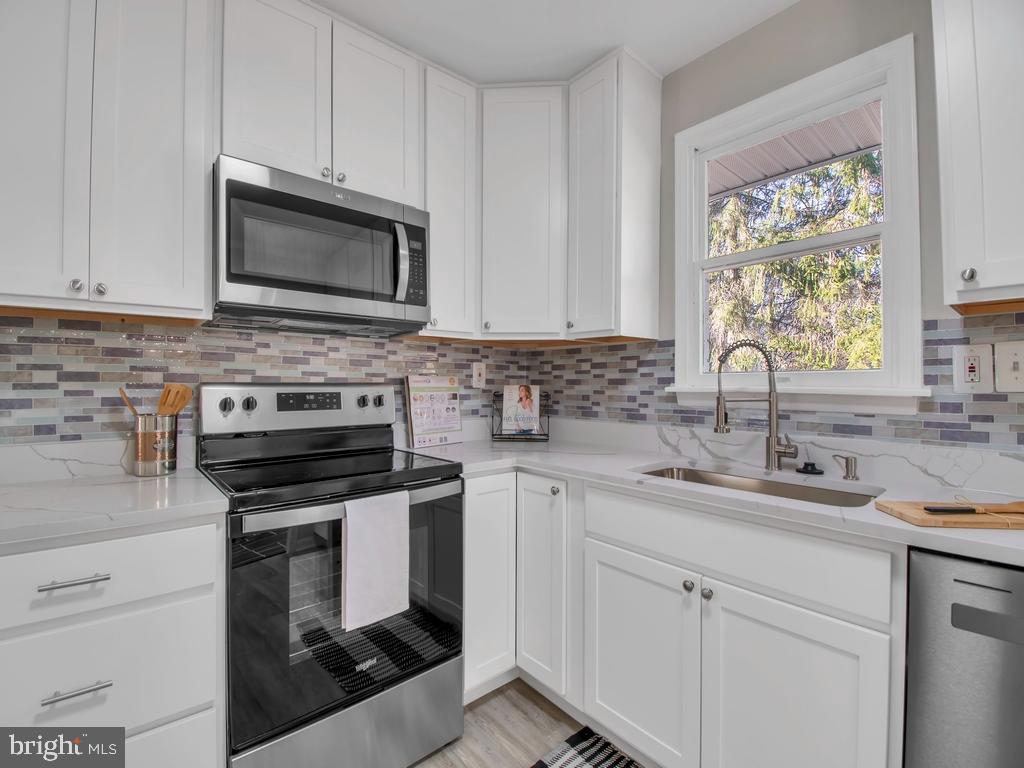 STRAWBRIDGE ESTATES - Residential