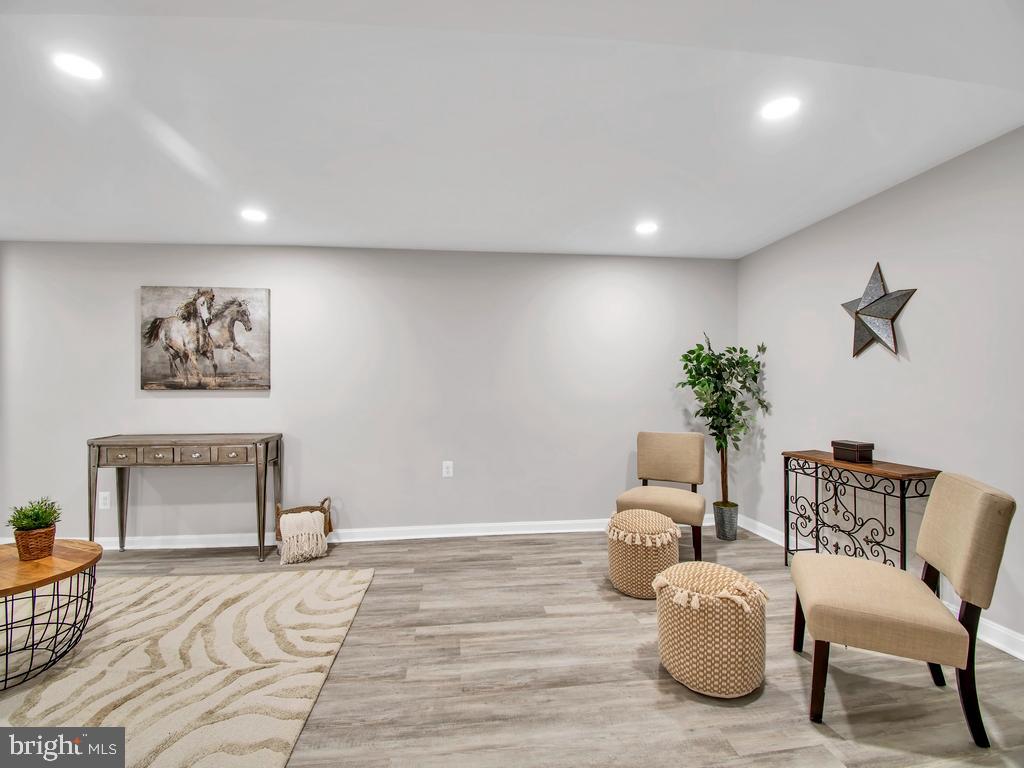 STRAWBRIDGE ESTATES - Residential