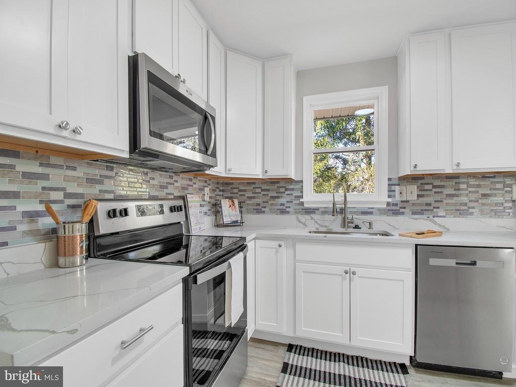 STRAWBRIDGE ESTATES - Residential