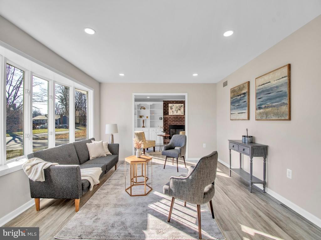 STRAWBRIDGE ESTATES - Residential