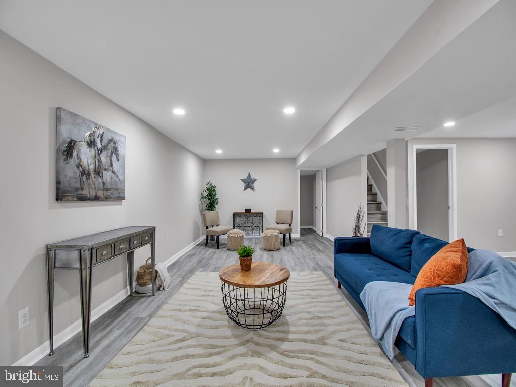 STRAWBRIDGE ESTATES - Residential