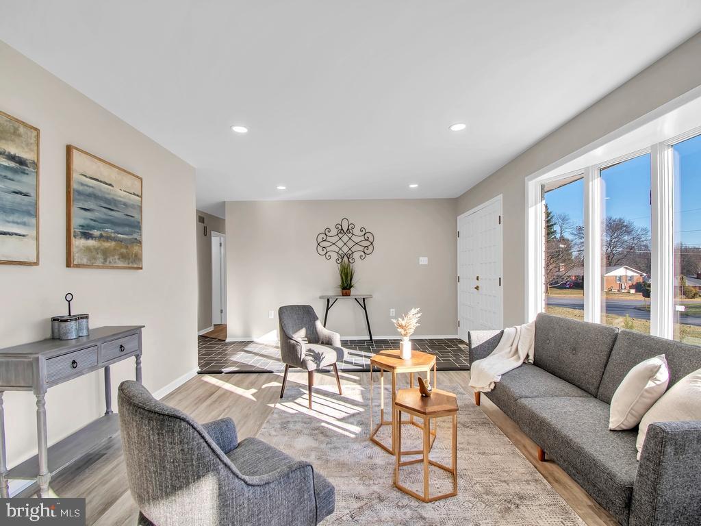 STRAWBRIDGE ESTATES - Residential