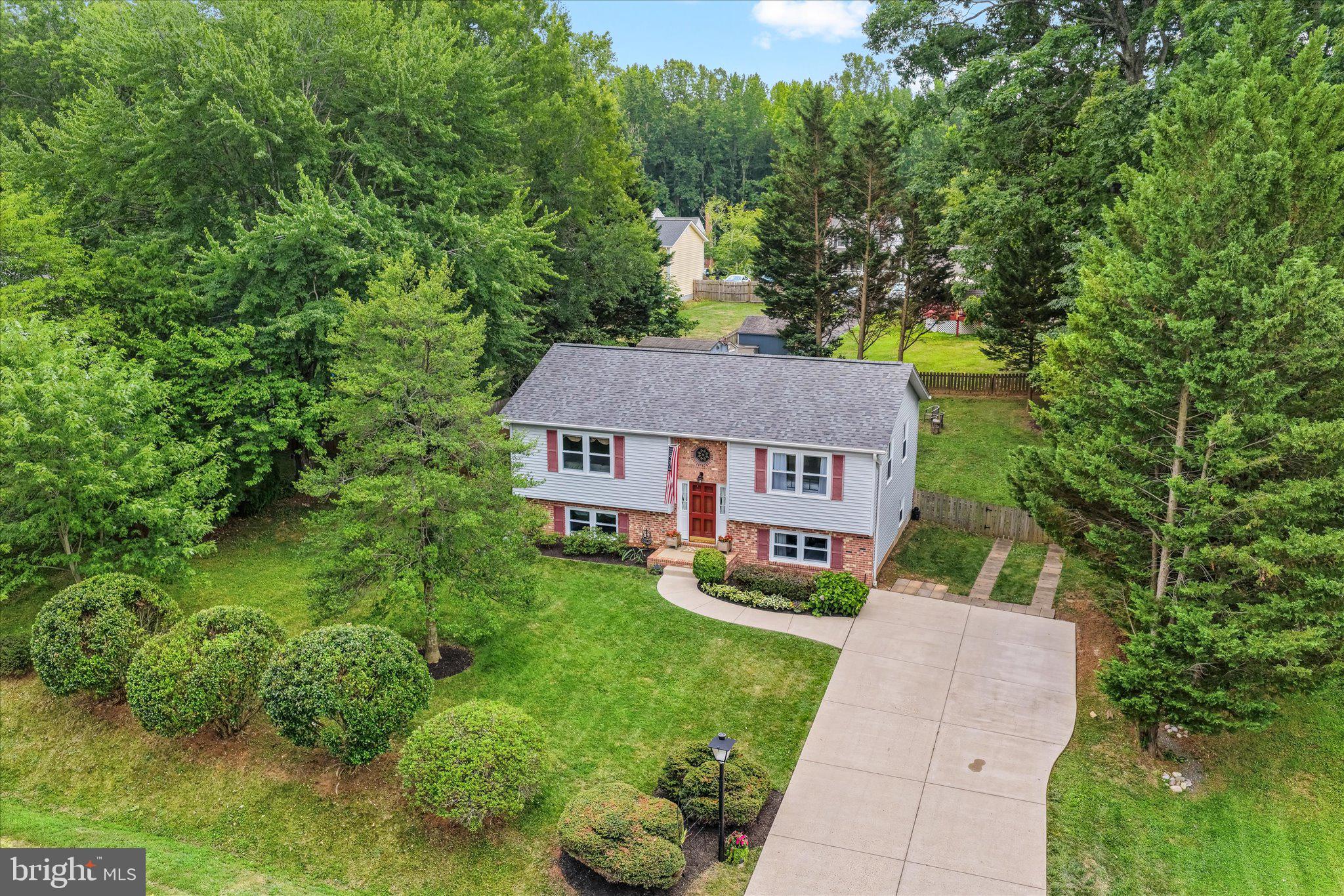 VISTA WOODS - Residential