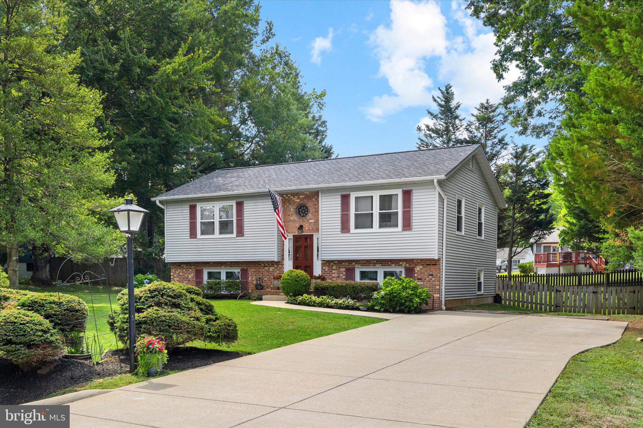 VISTA WOODS - Residential