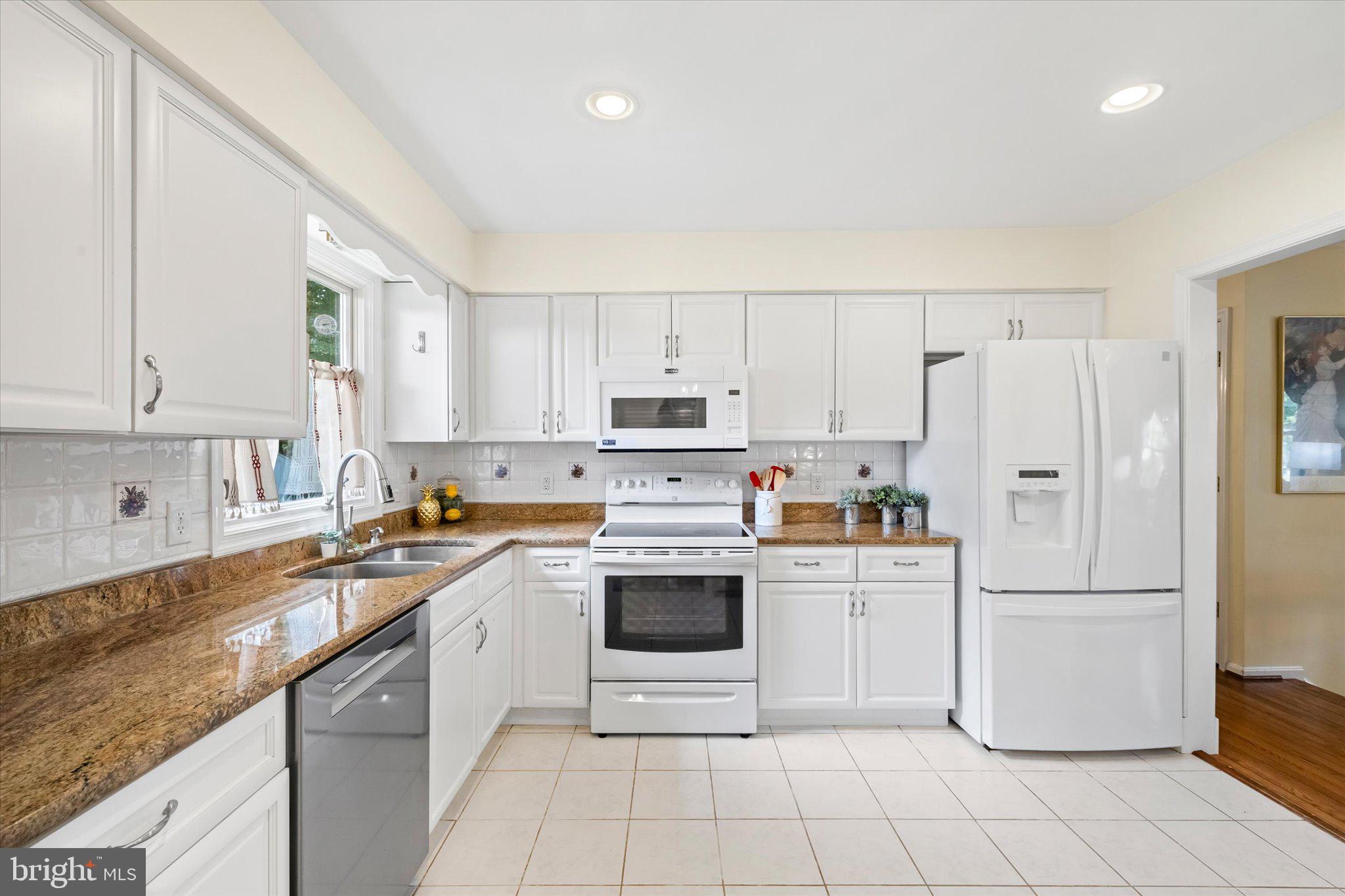 VISTA WOODS - Residential