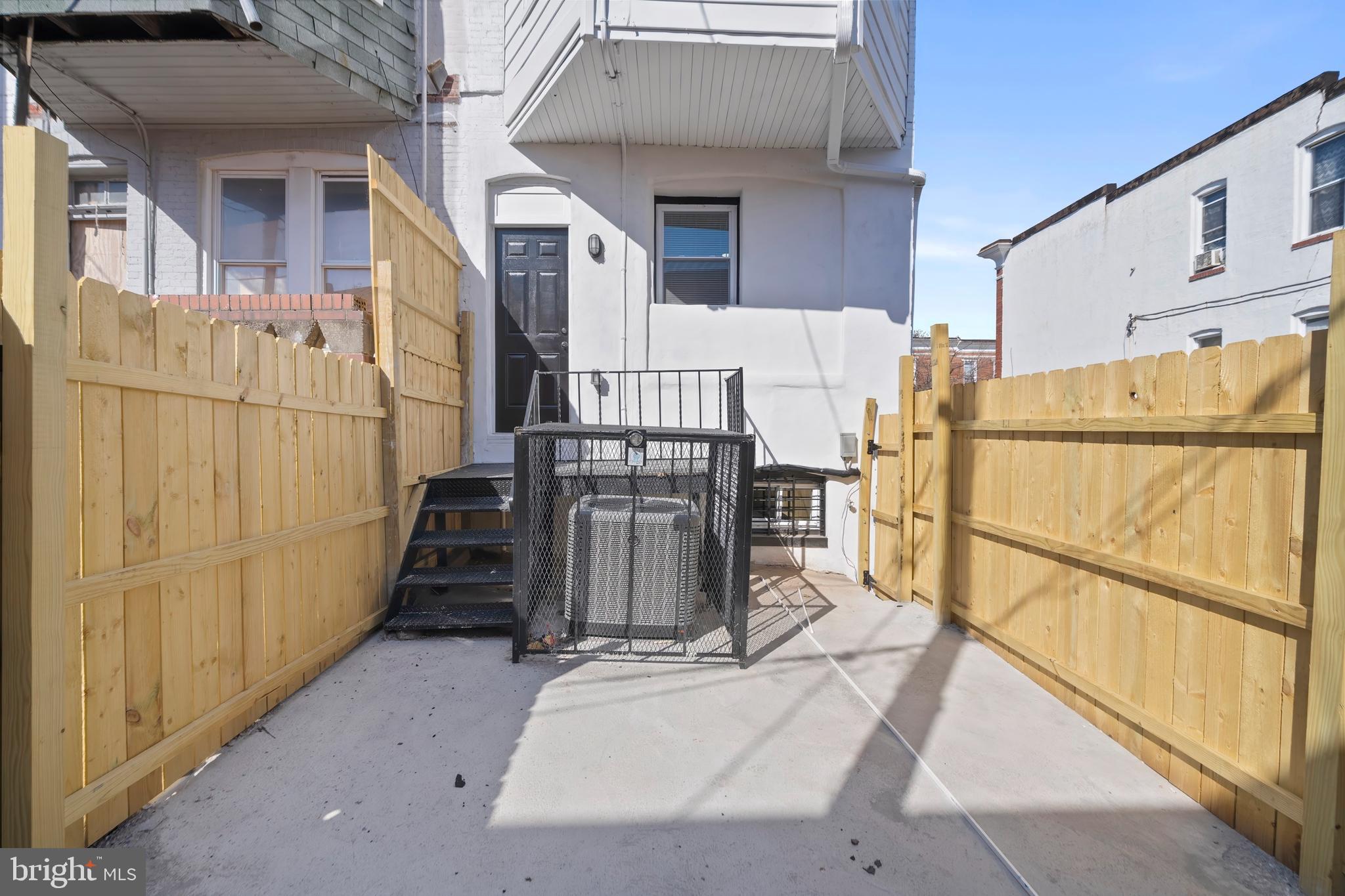 BROADWAY EAST - Residential