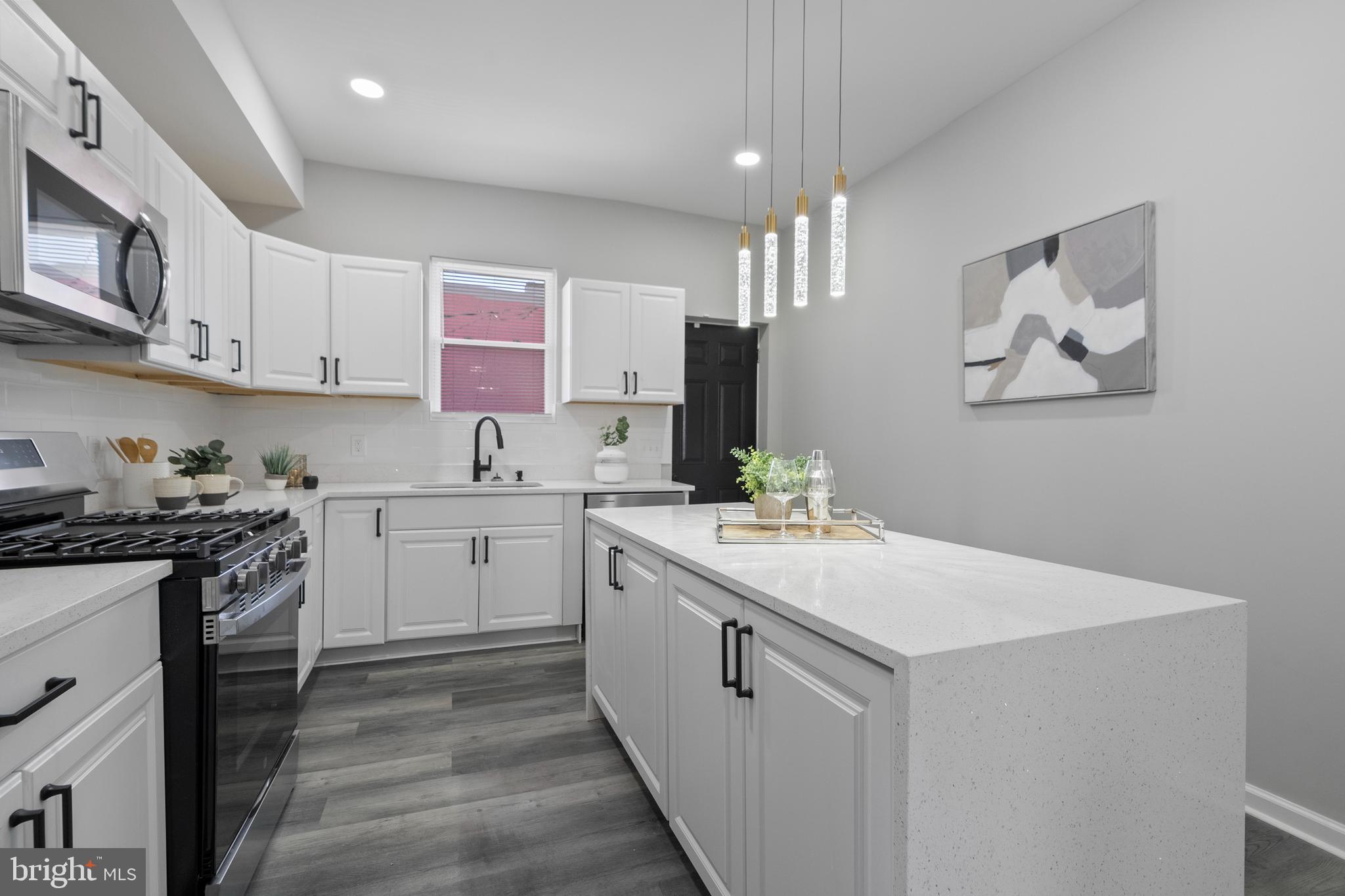 BROADWAY EAST - Residential