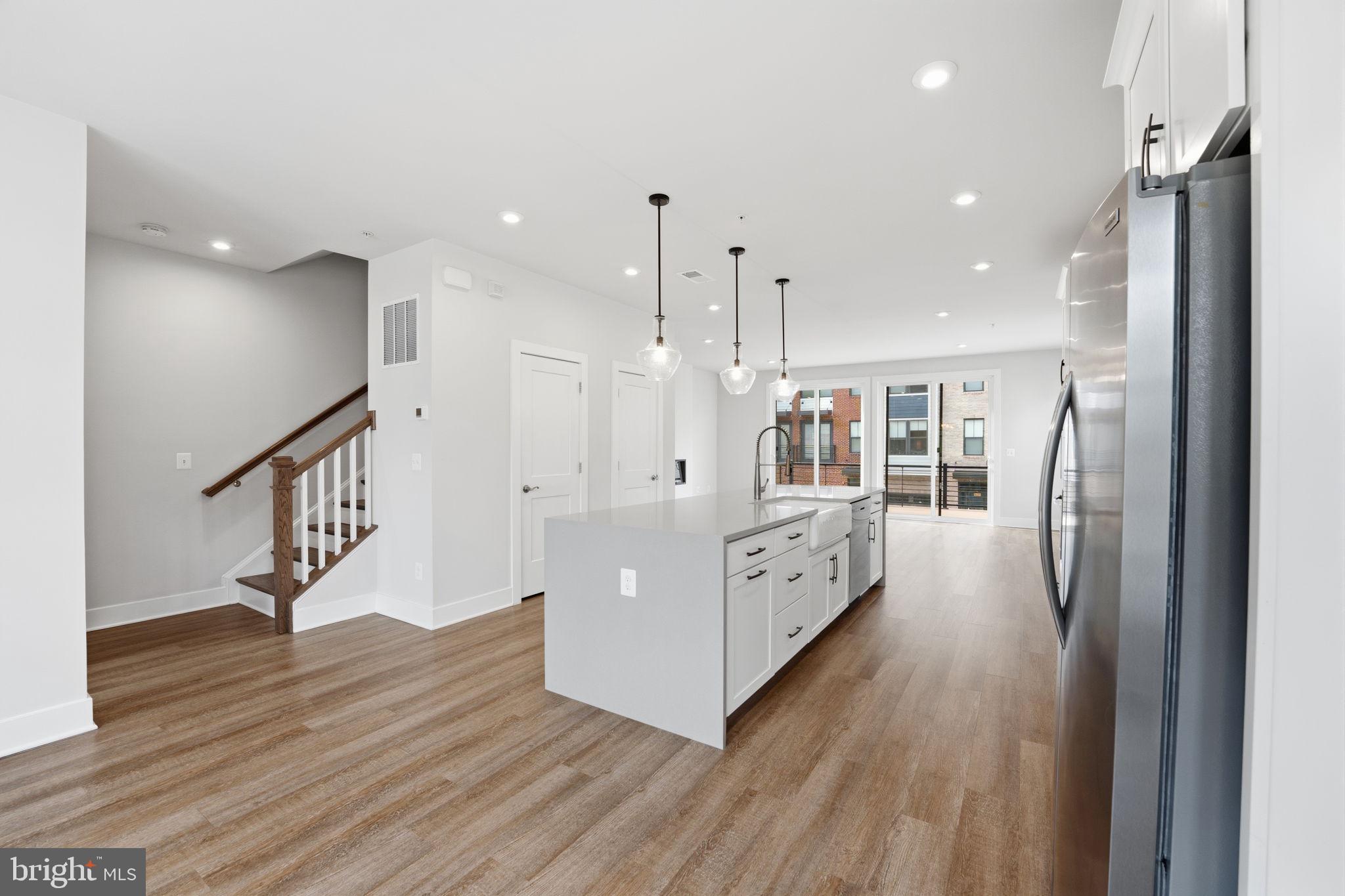 RESTON - Residential
