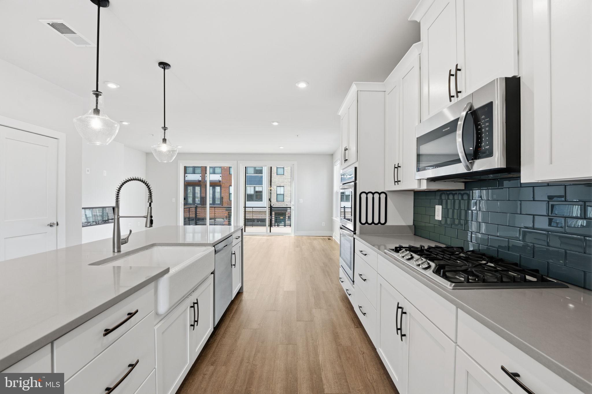 RESTON - Residential
