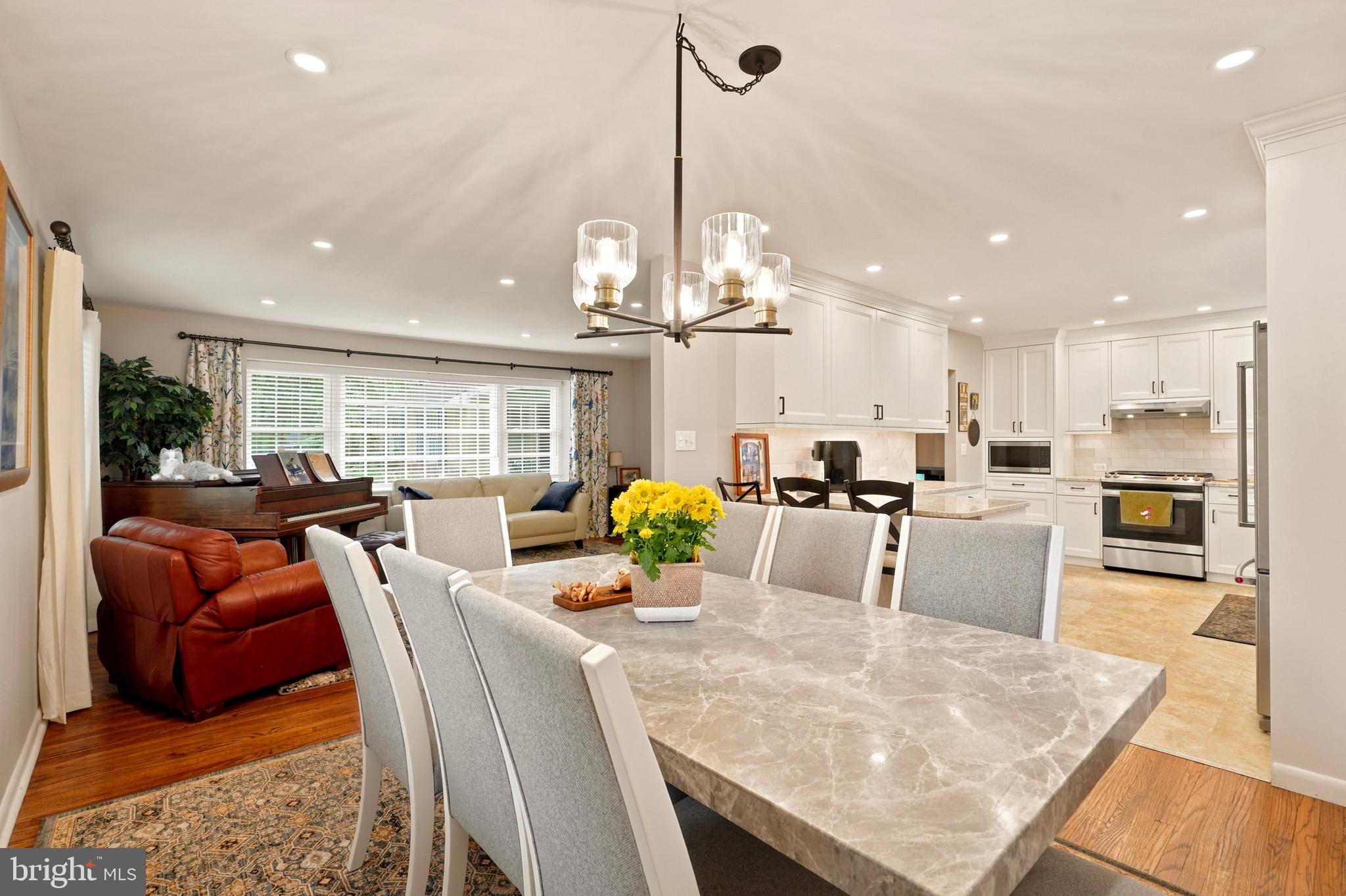 HIDEAWAY HILLS - Residential