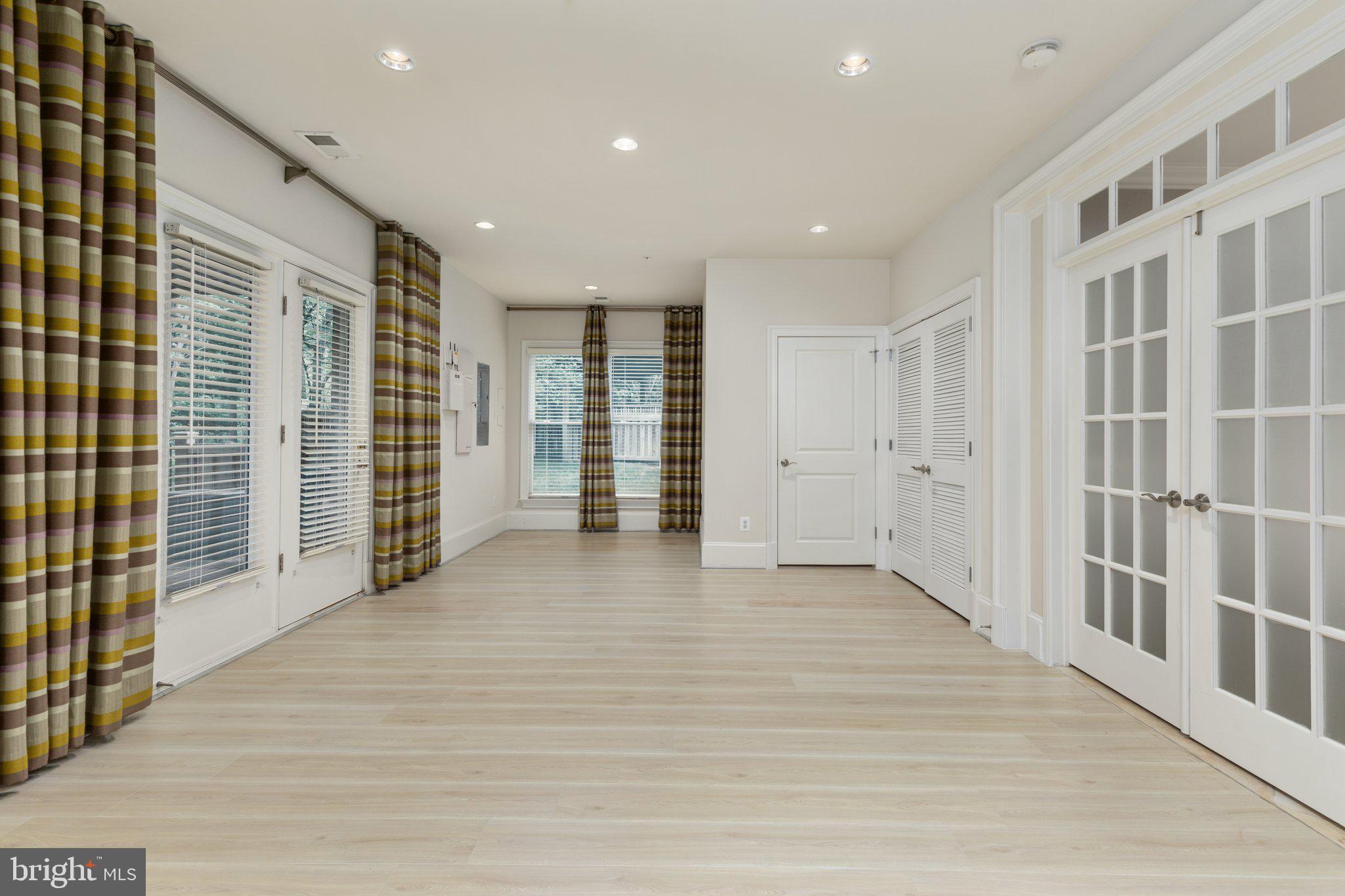 PARK POTOMAC - Residential