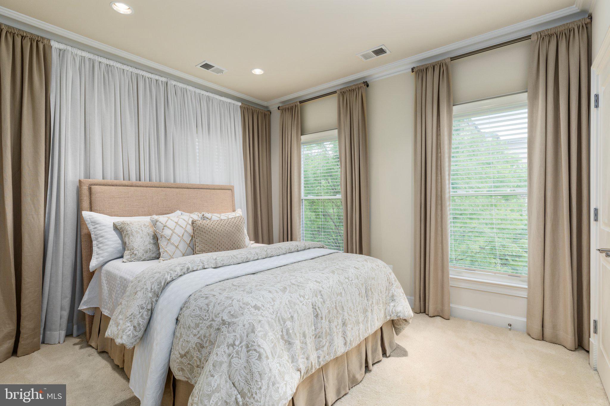 PARK POTOMAC - Residential