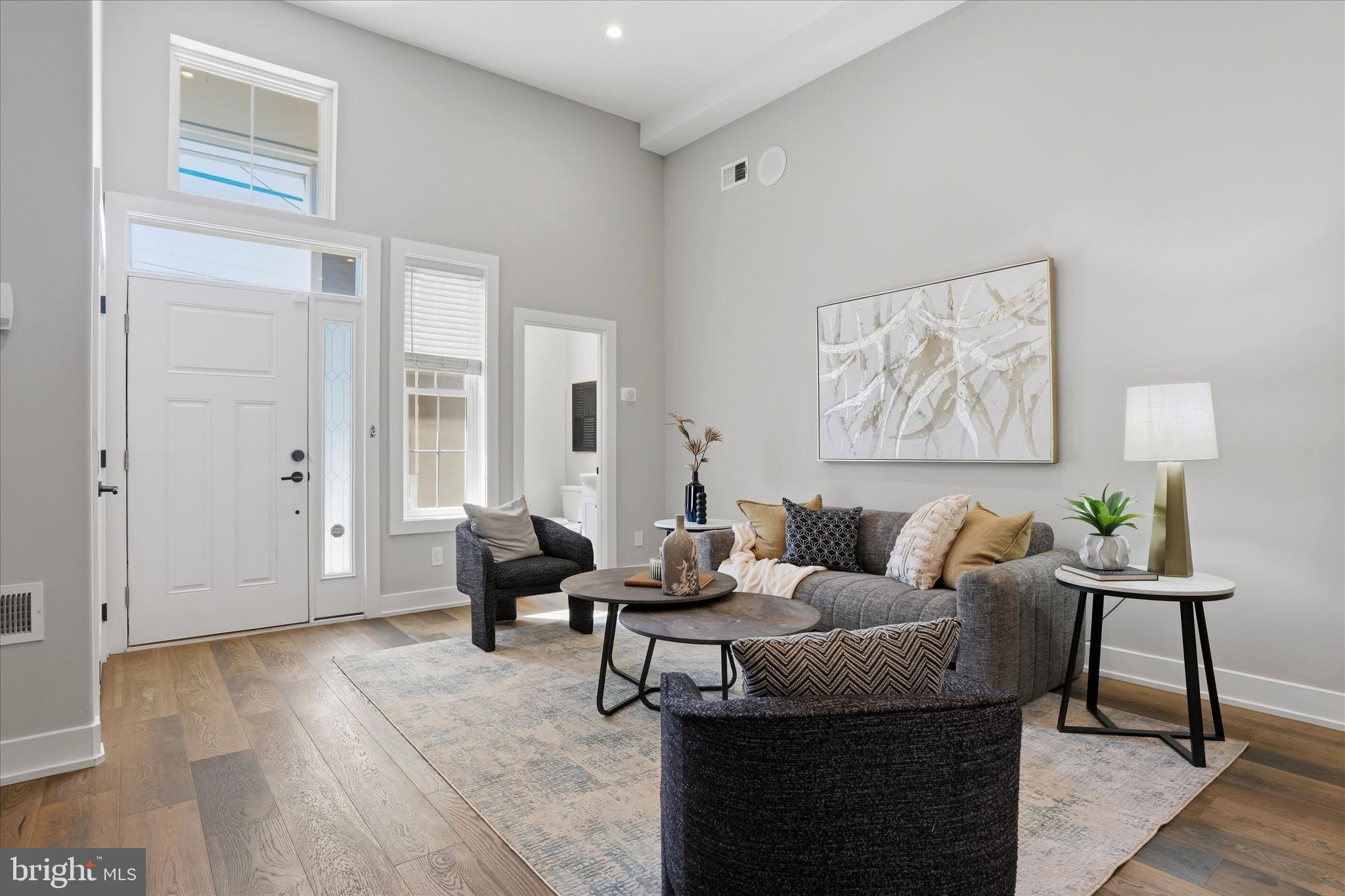 ROXBOROUGH - Residential