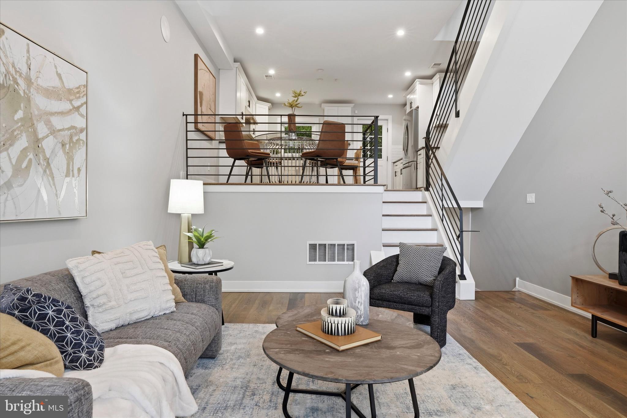ROXBOROUGH - Residential