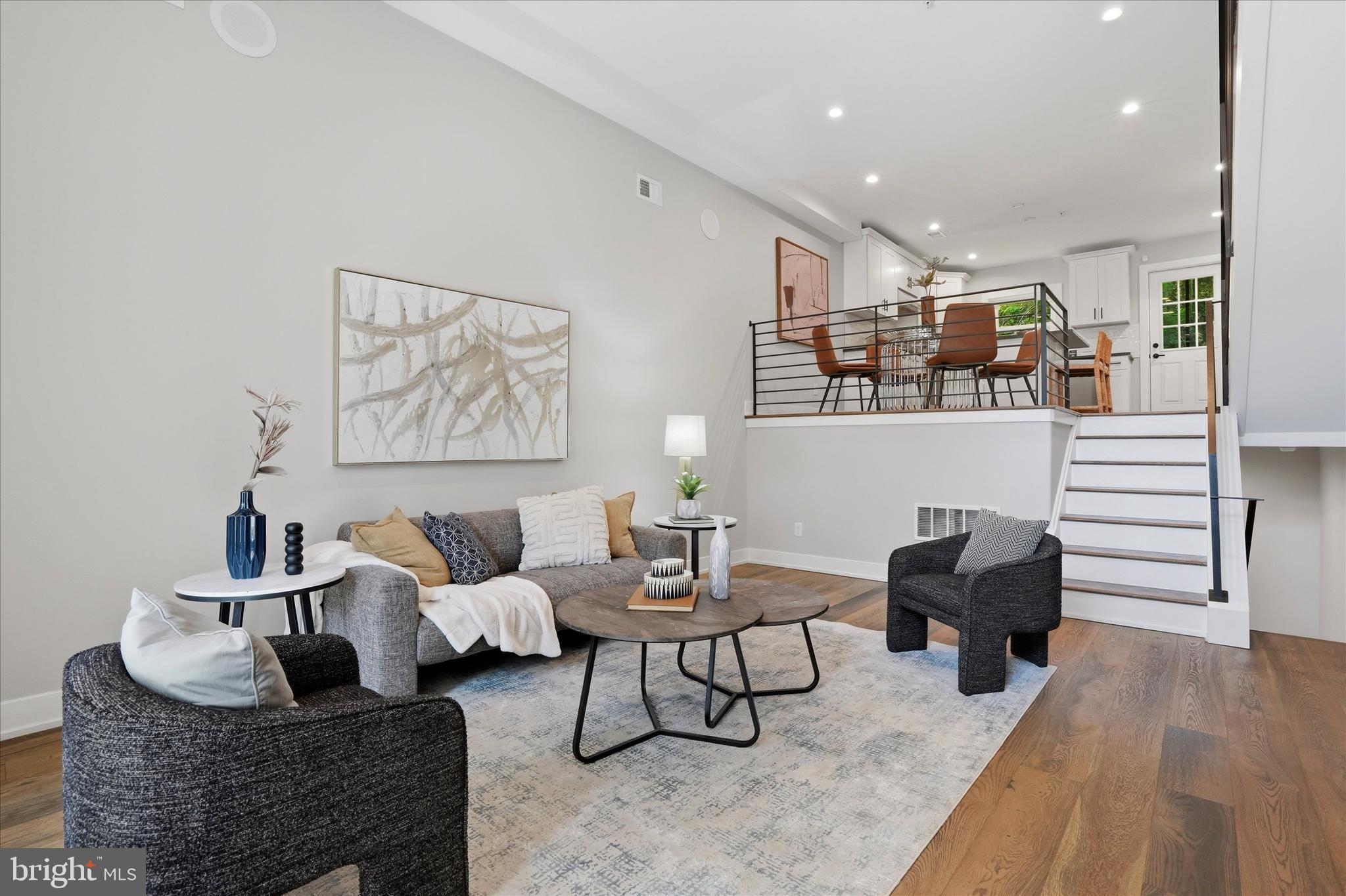 ROXBOROUGH - Residential
