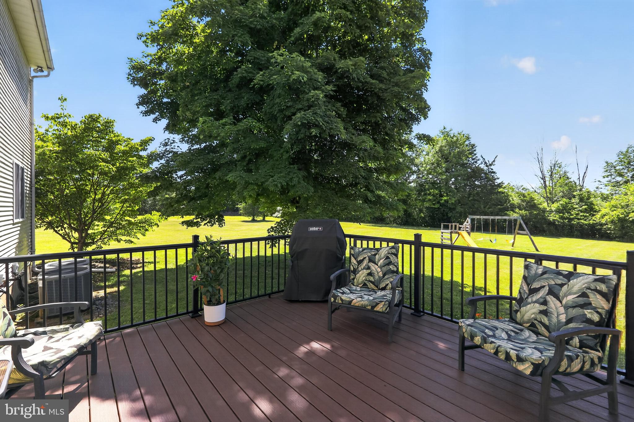 HILLTOWN - Residential