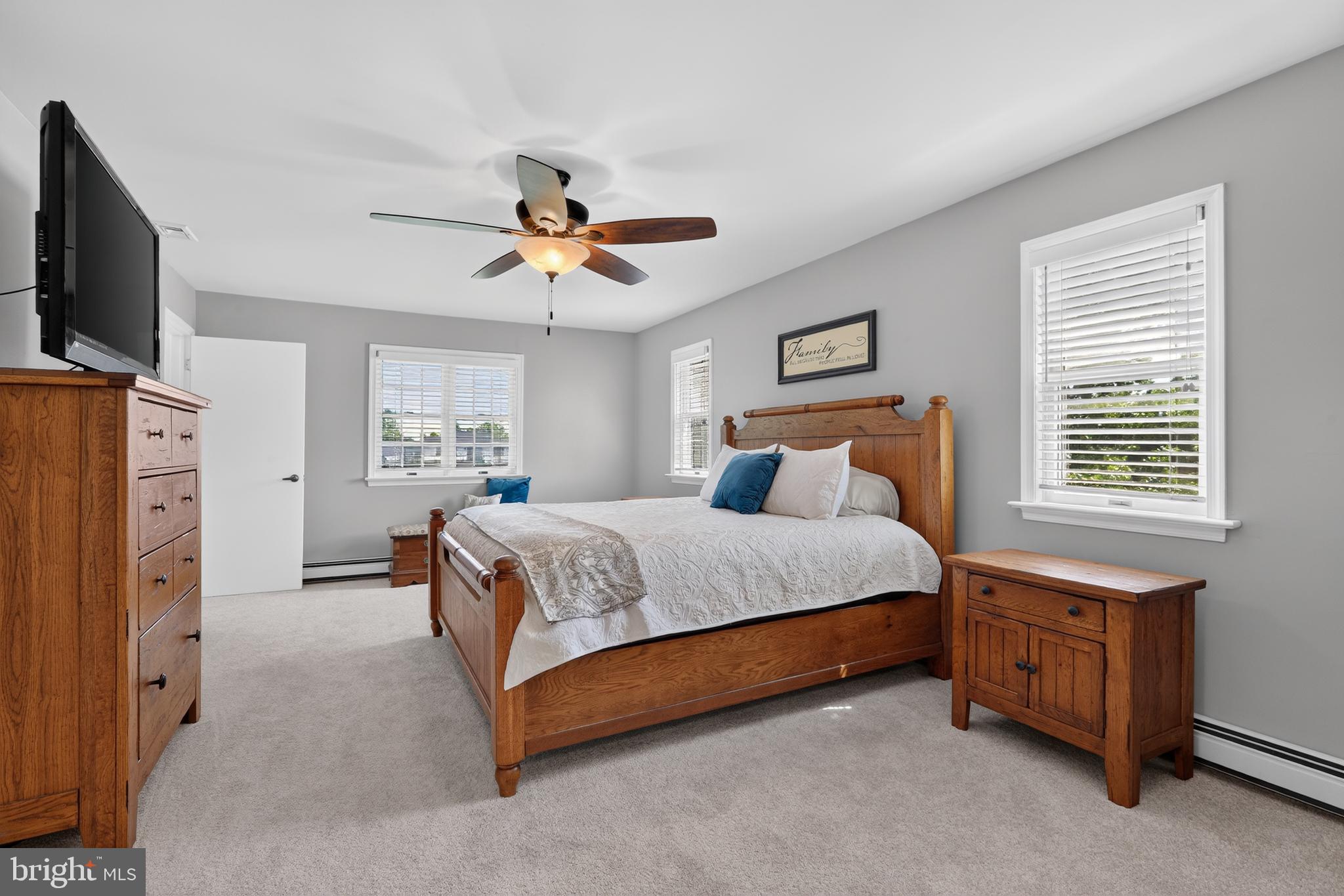 HILLTOWN - Residential